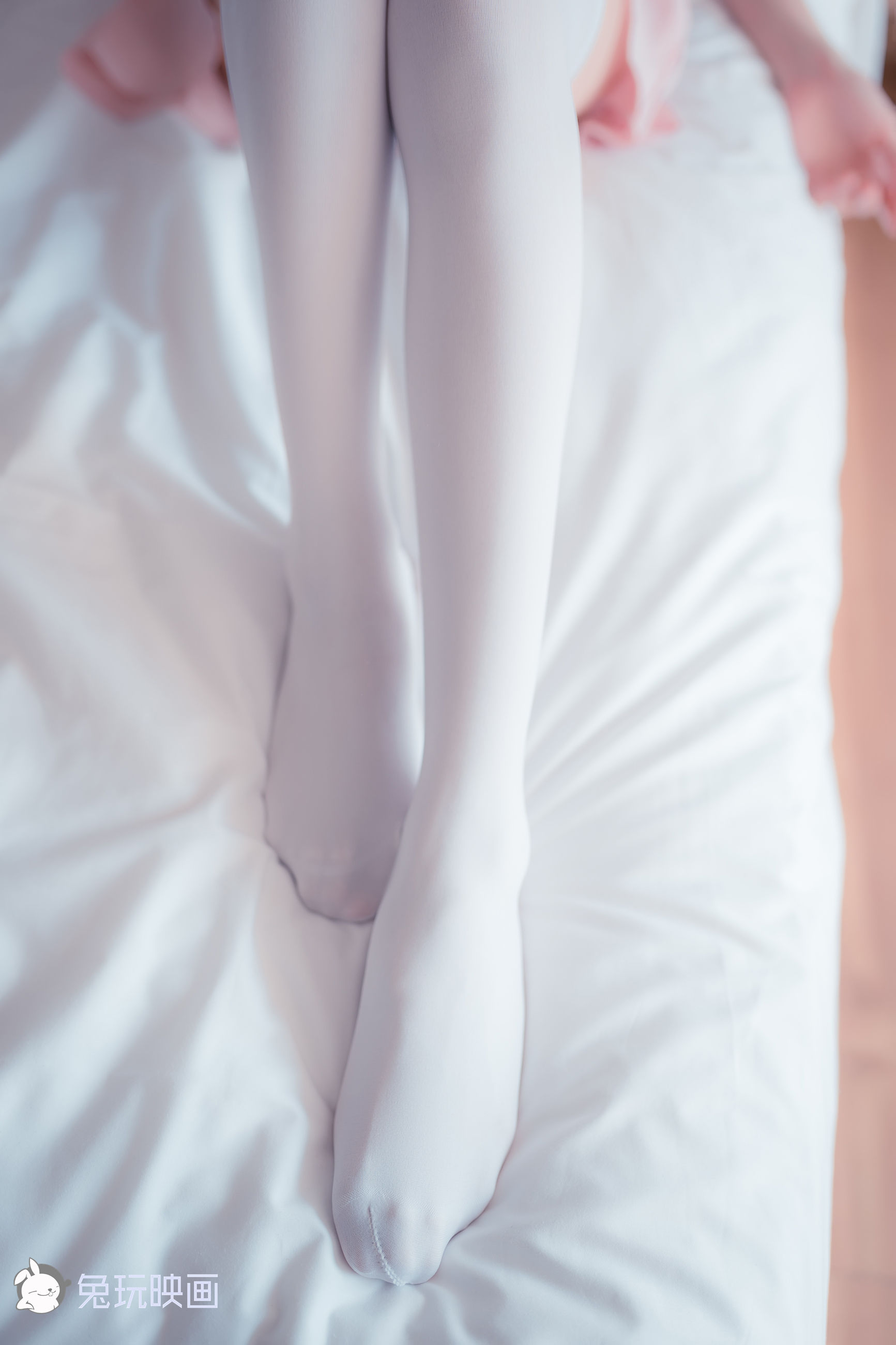 Rabbit Playing Play -The pink chef