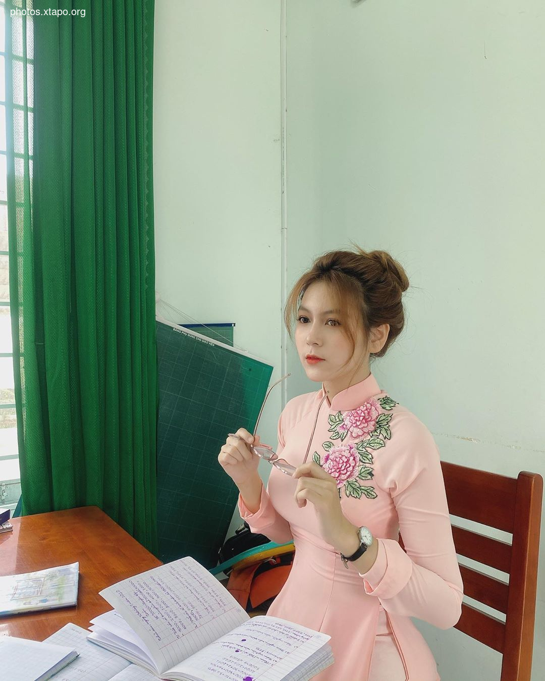 The teachers made parents stand still