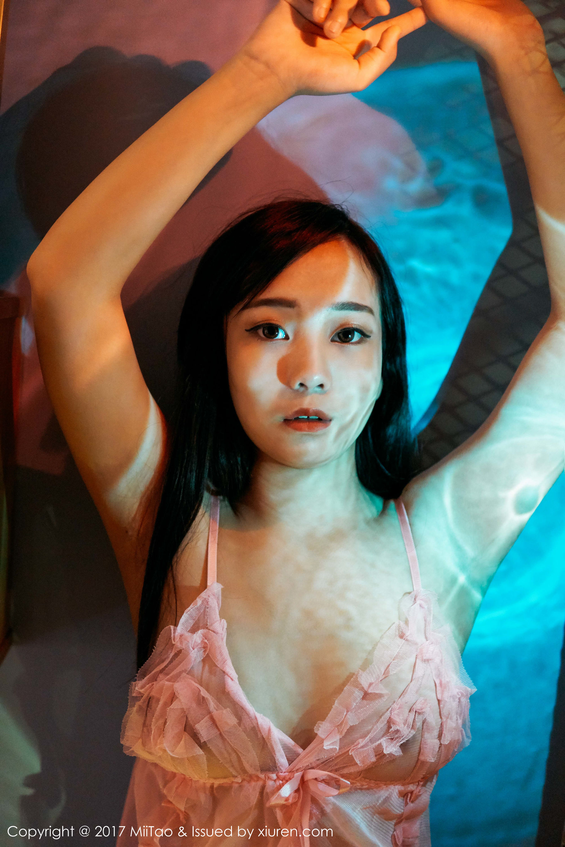 Ruixin Human Photography Under the Light Miitao Vol.086