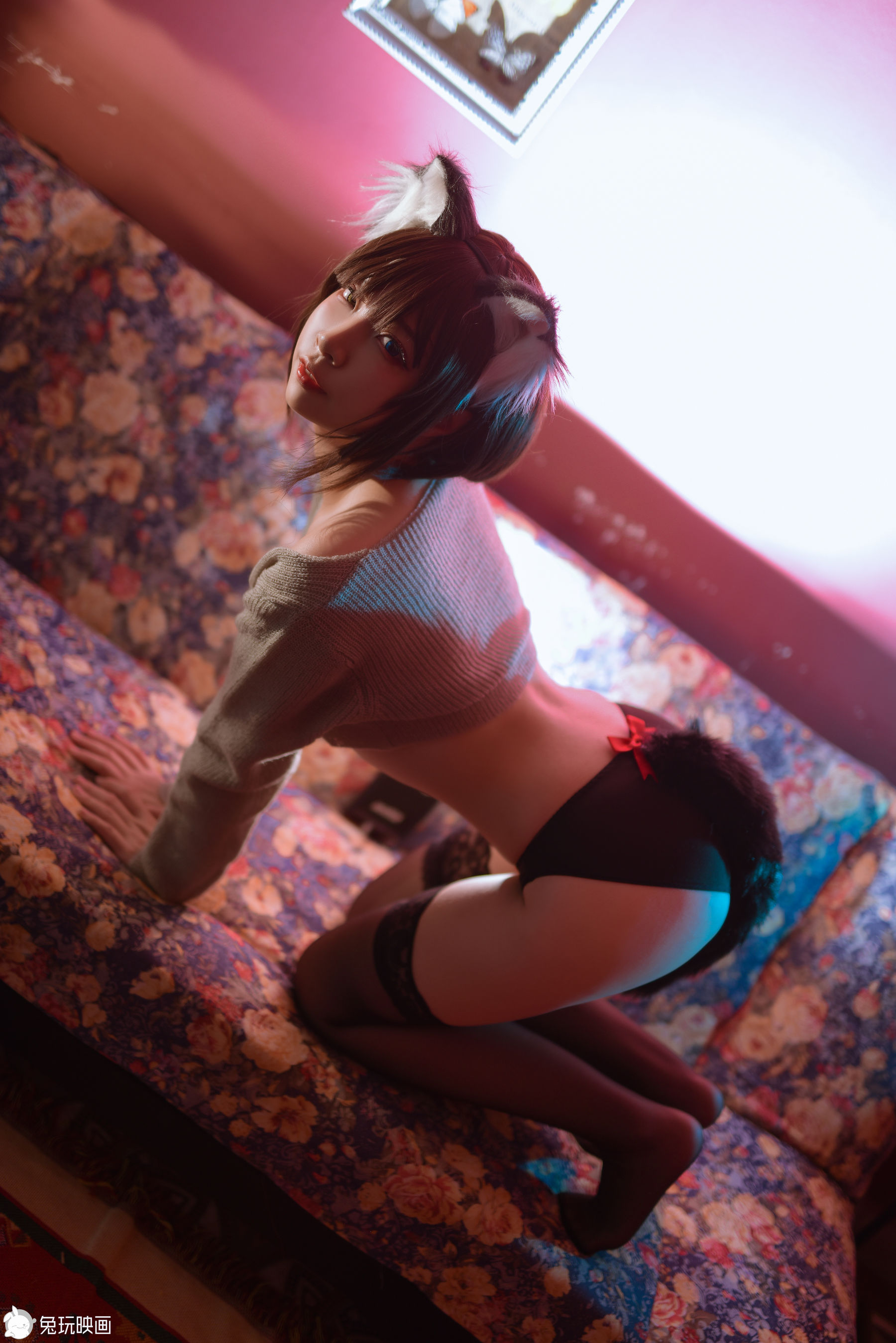 Rabbit Playing Play -Sweat Mother's sweater