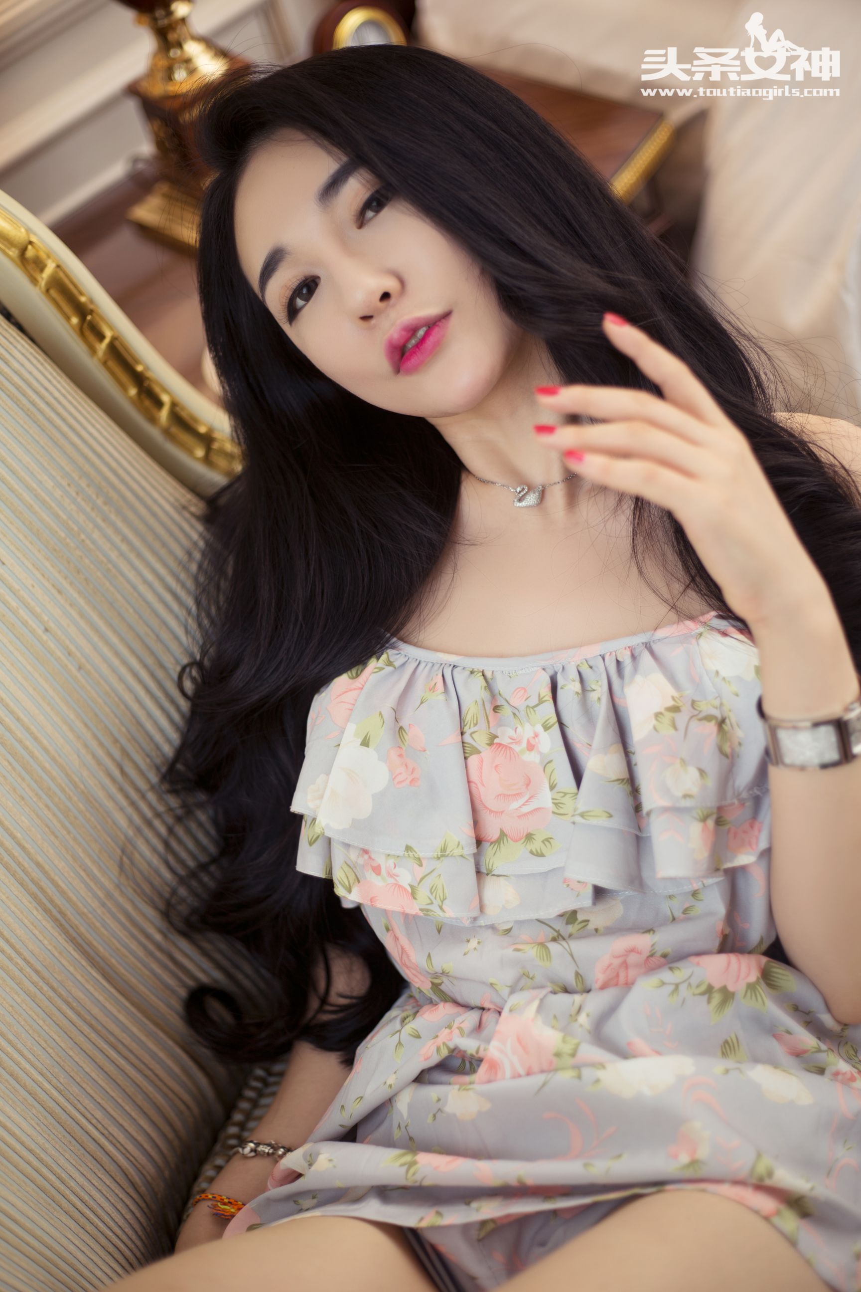 Geng Shanshan Flower Room Girl Headline Goddess