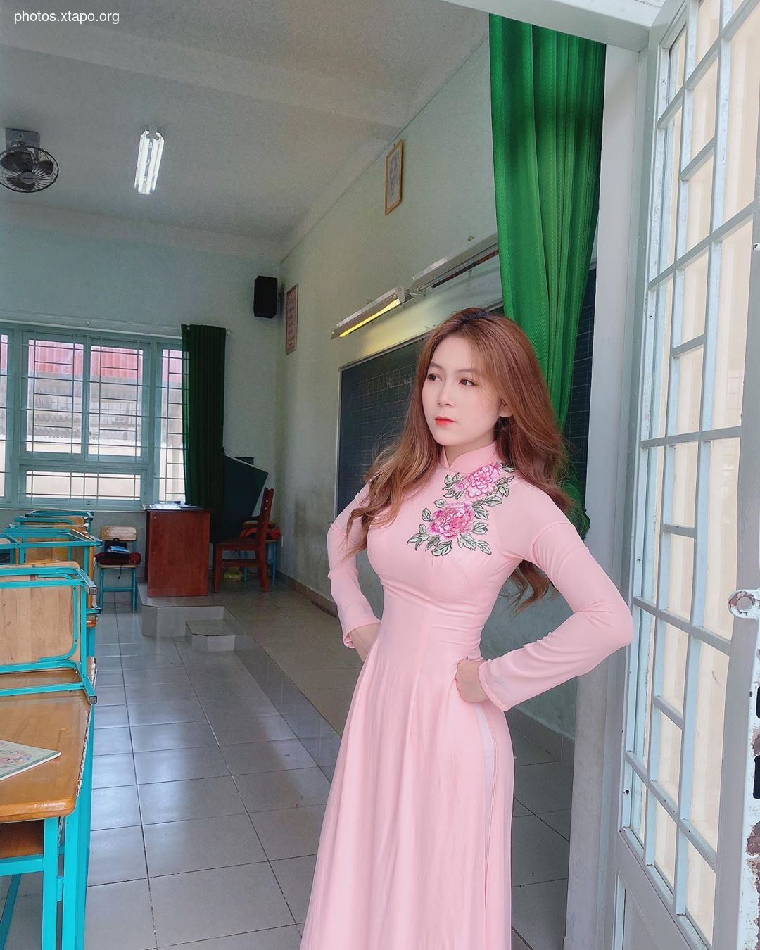 The teachers made parents stand still