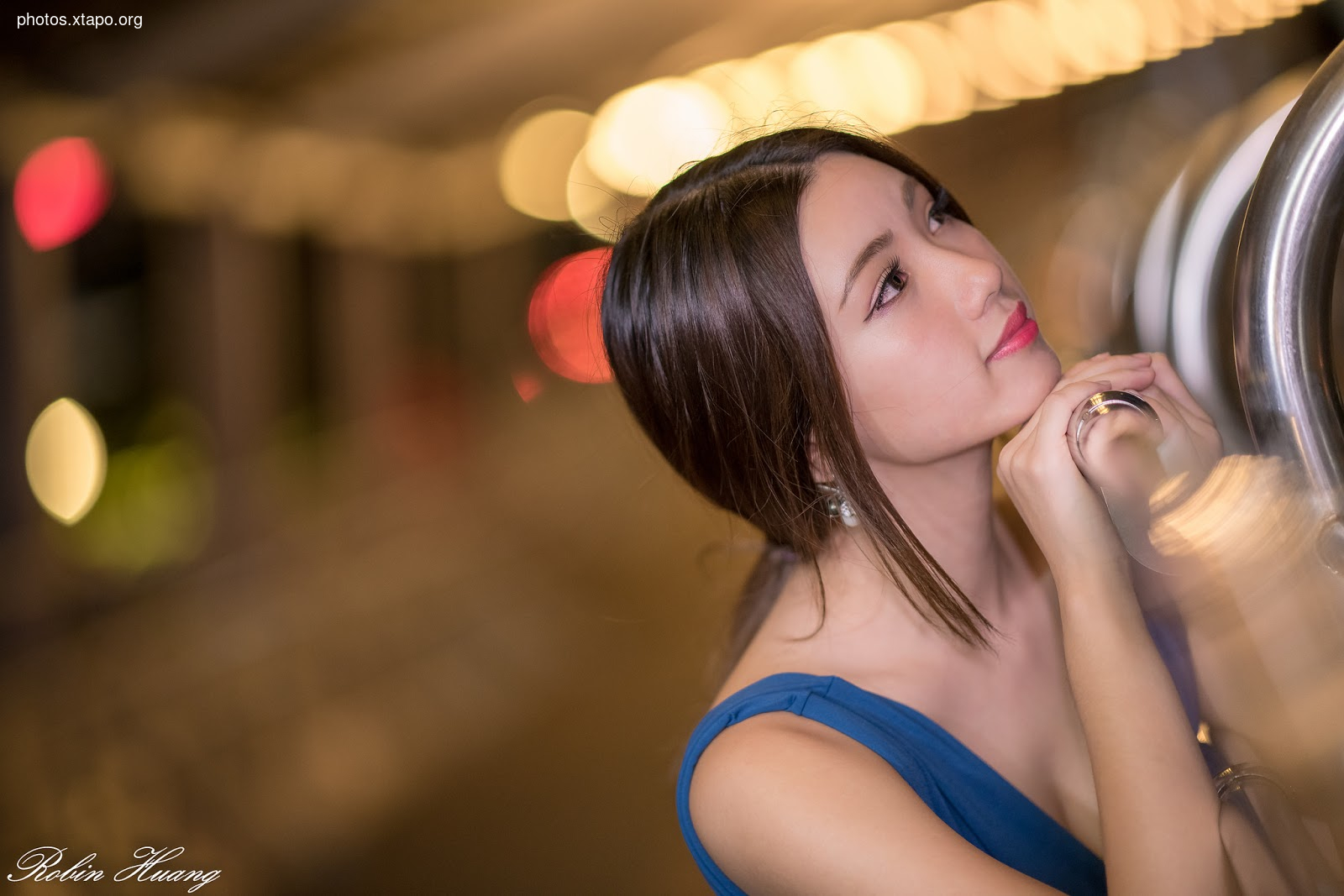 Đang tải... (Loading data…)