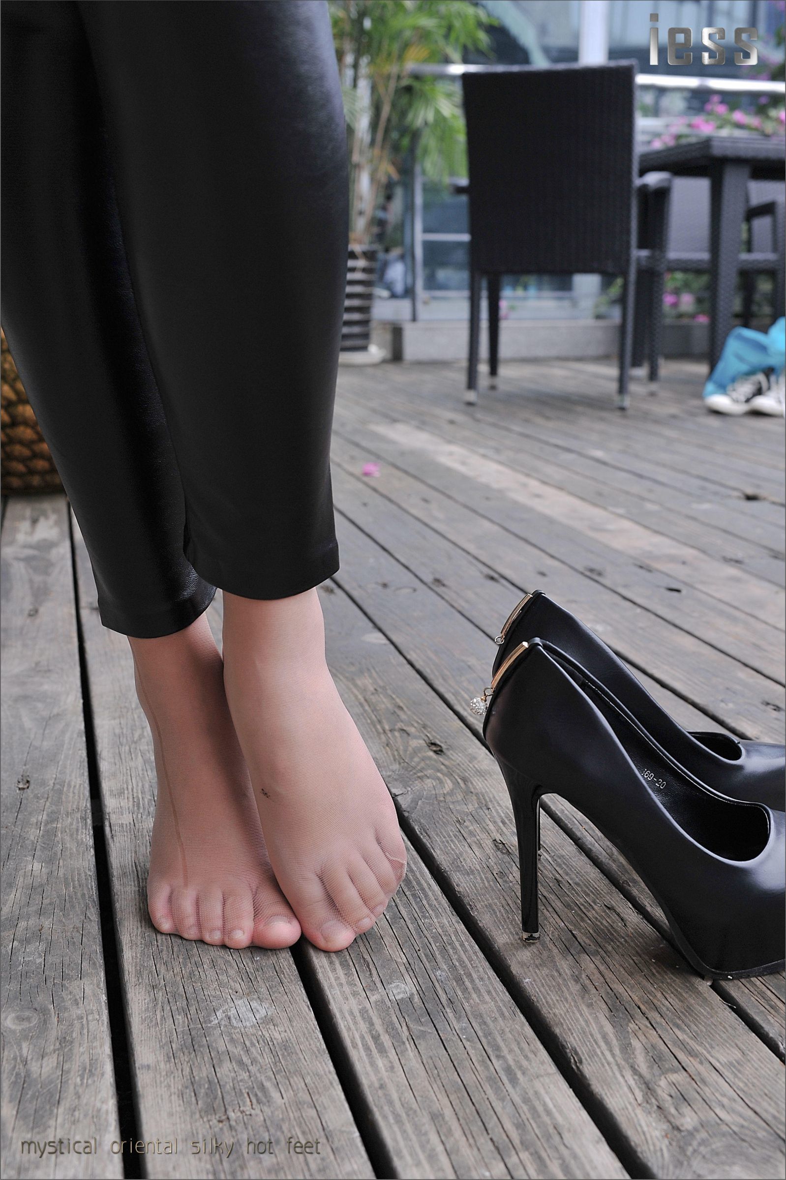 Silk foot bento 020 sheep tight leather pants and smooth shredded pork 1 IESS is thinking about