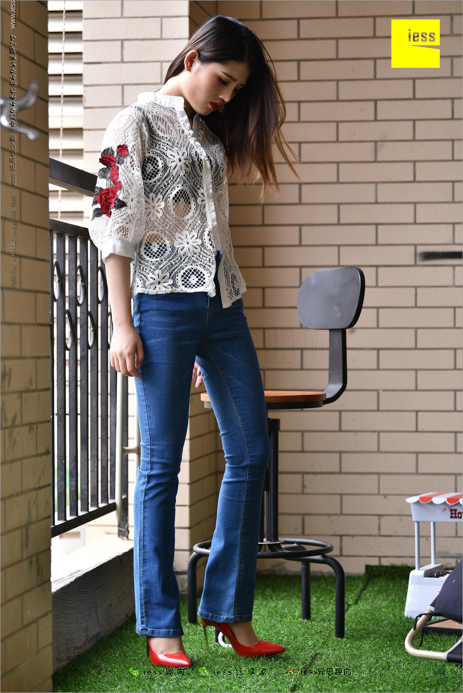 Guangyan's Jeans, New Models and Red High Heels