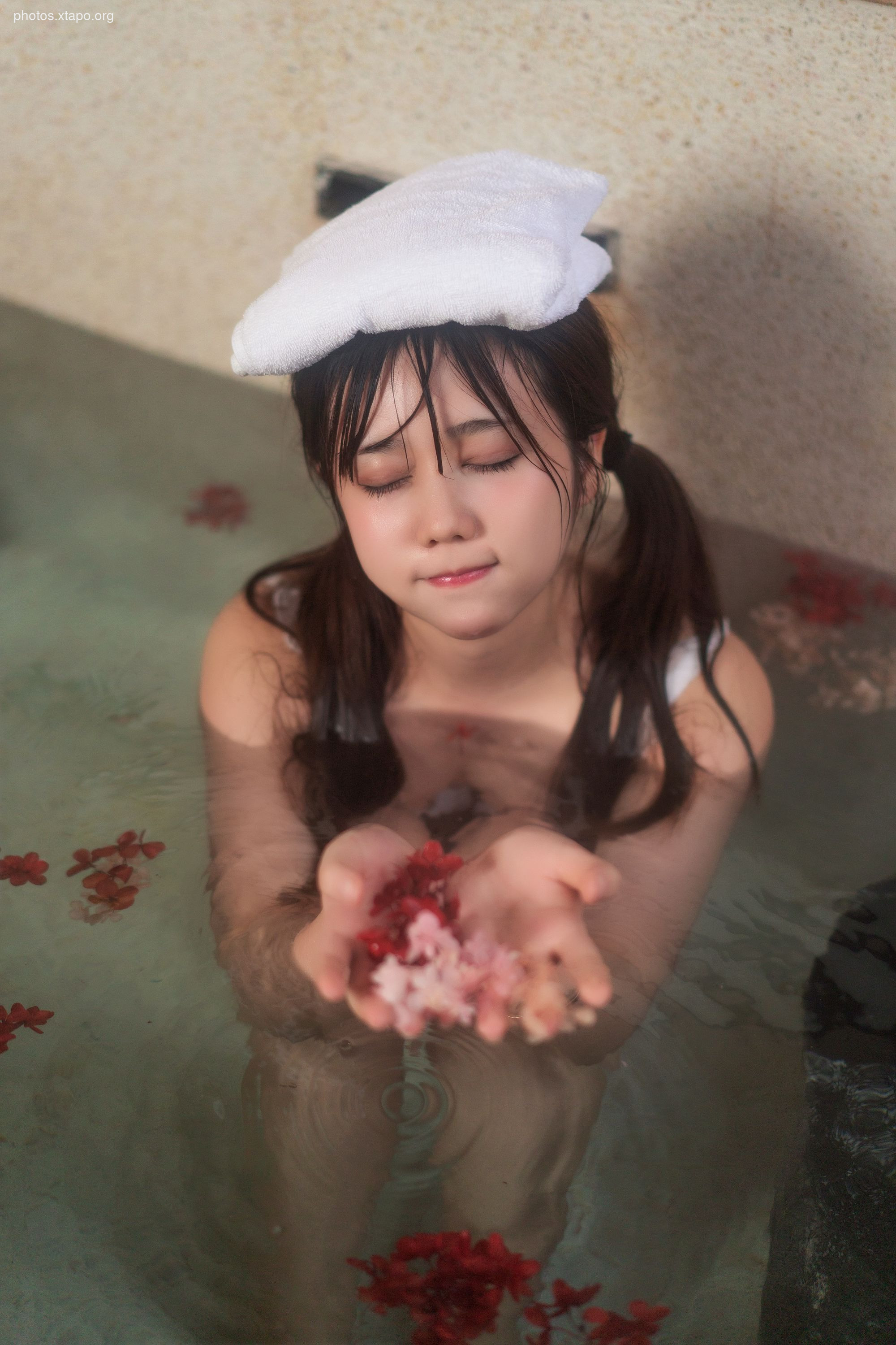 Kagami-chan-Elopement Hot Spring 28P