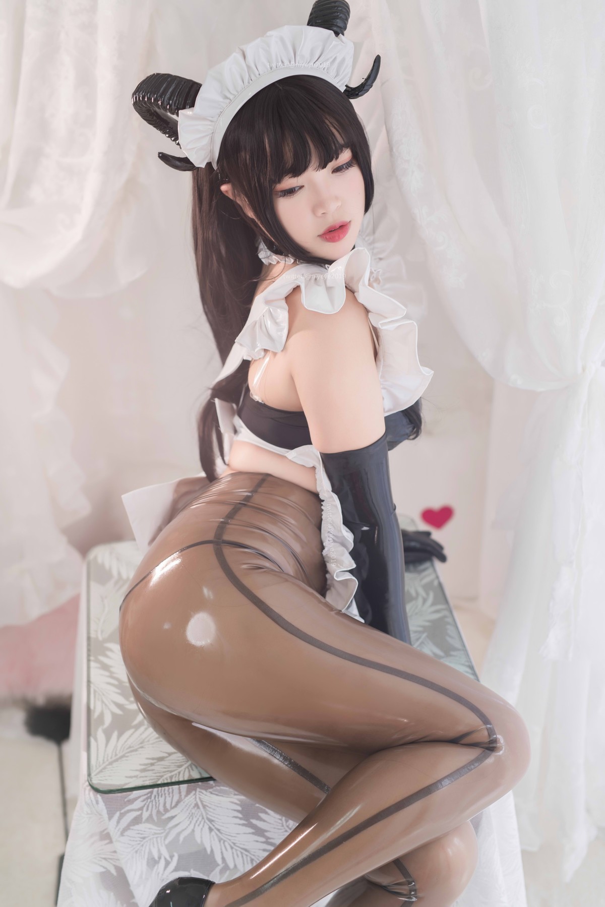 Cosplay Bai Ye rubber coat succubus sister