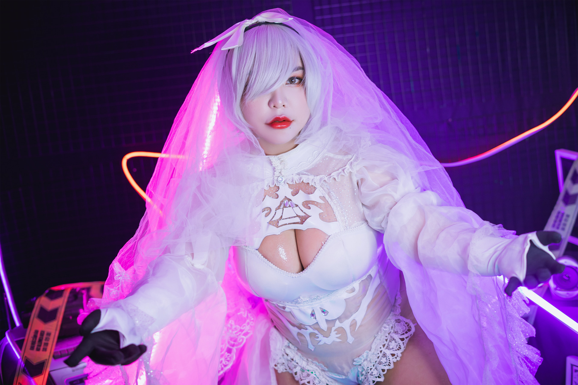 [QUEENIE CHUPPY] 2B with wedding and bikini versions