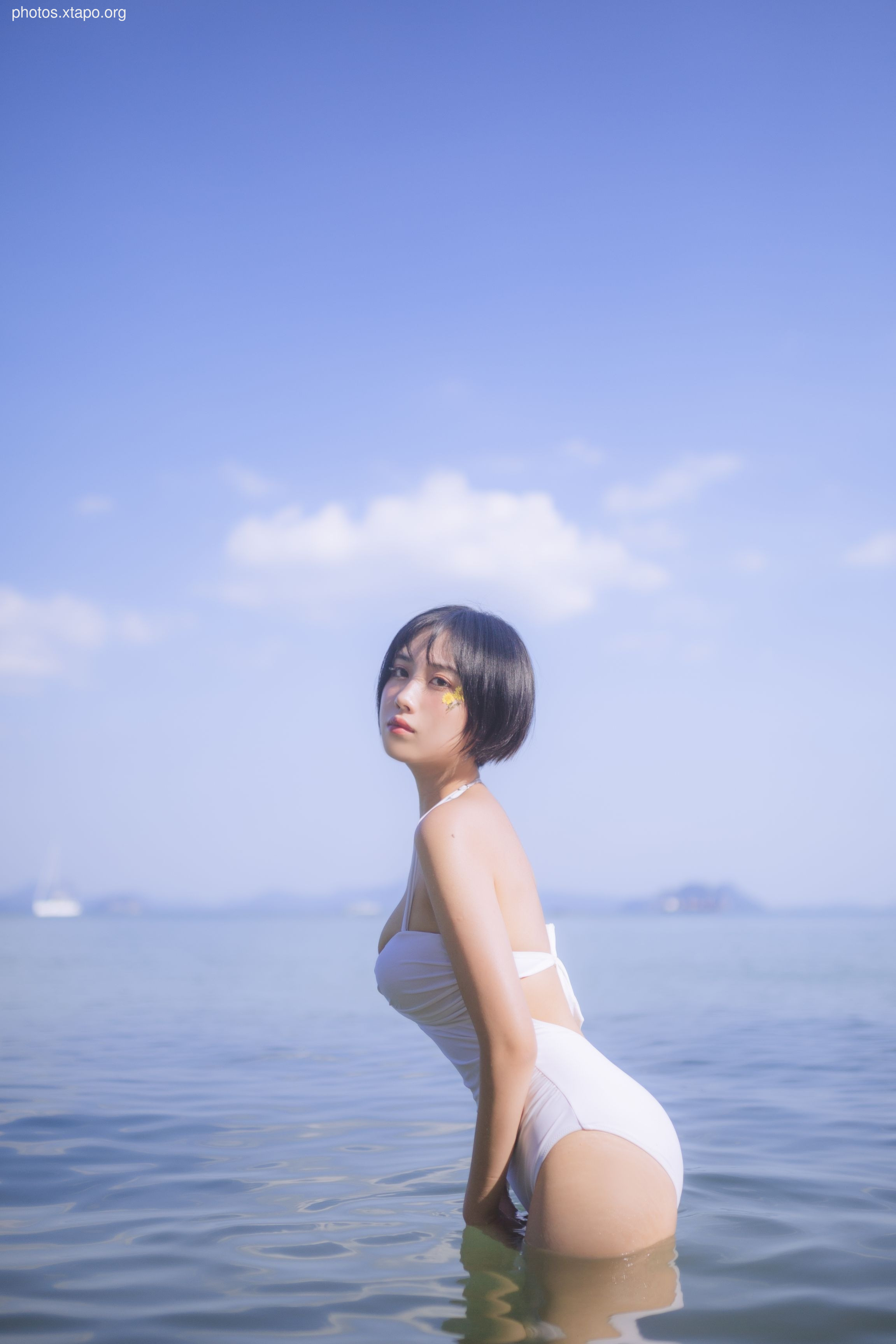 NO.017 White Swimsuit 30p-270MB