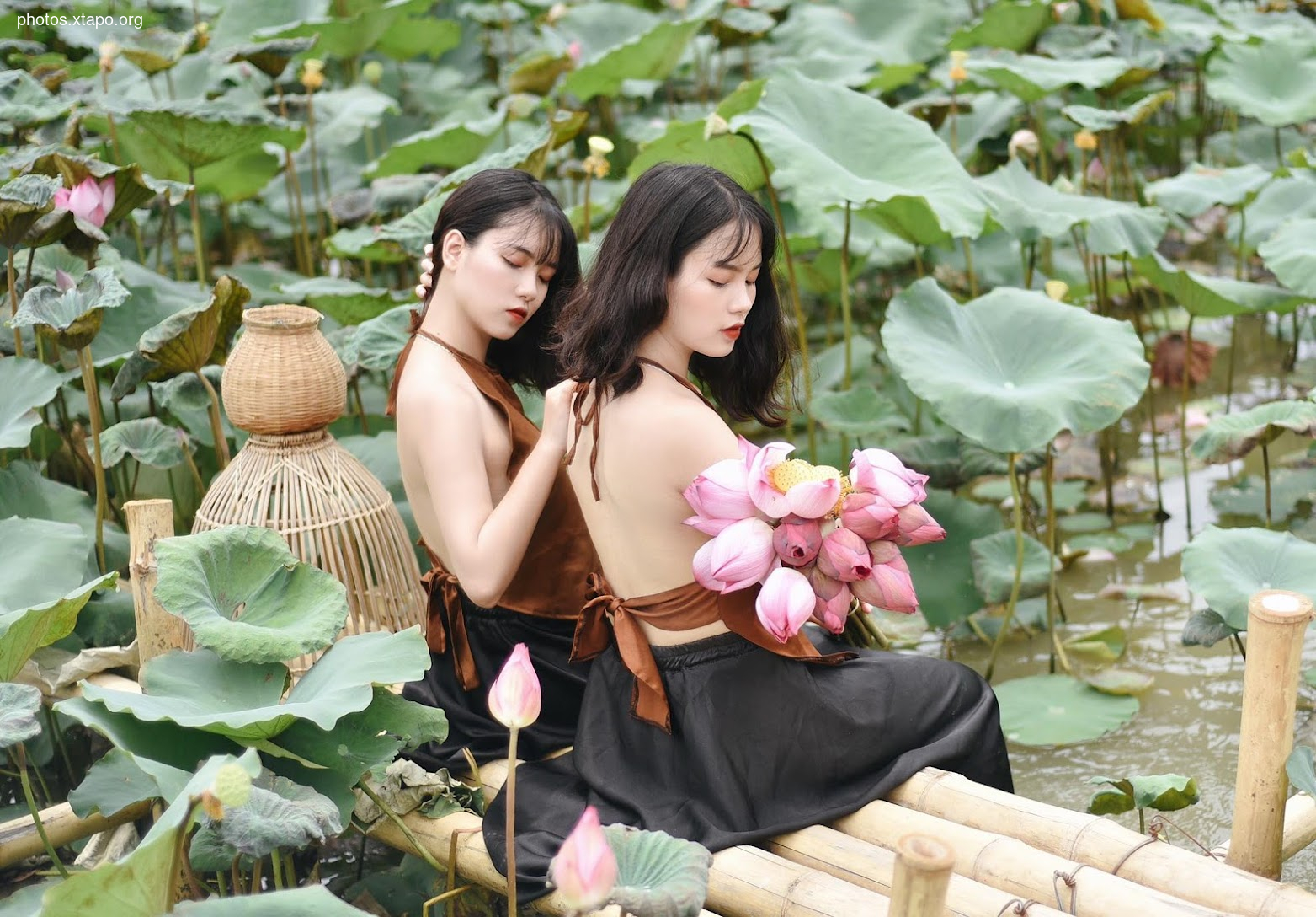 Twins Nguyen Thanh Nga Nguyen Thanh Hang,
