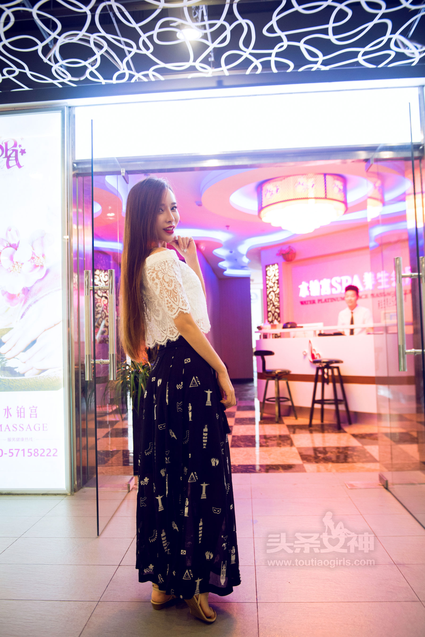 Ai Xiaoqing’s Goddess Exploration Shop Water Platinum Palace Headline Goddess