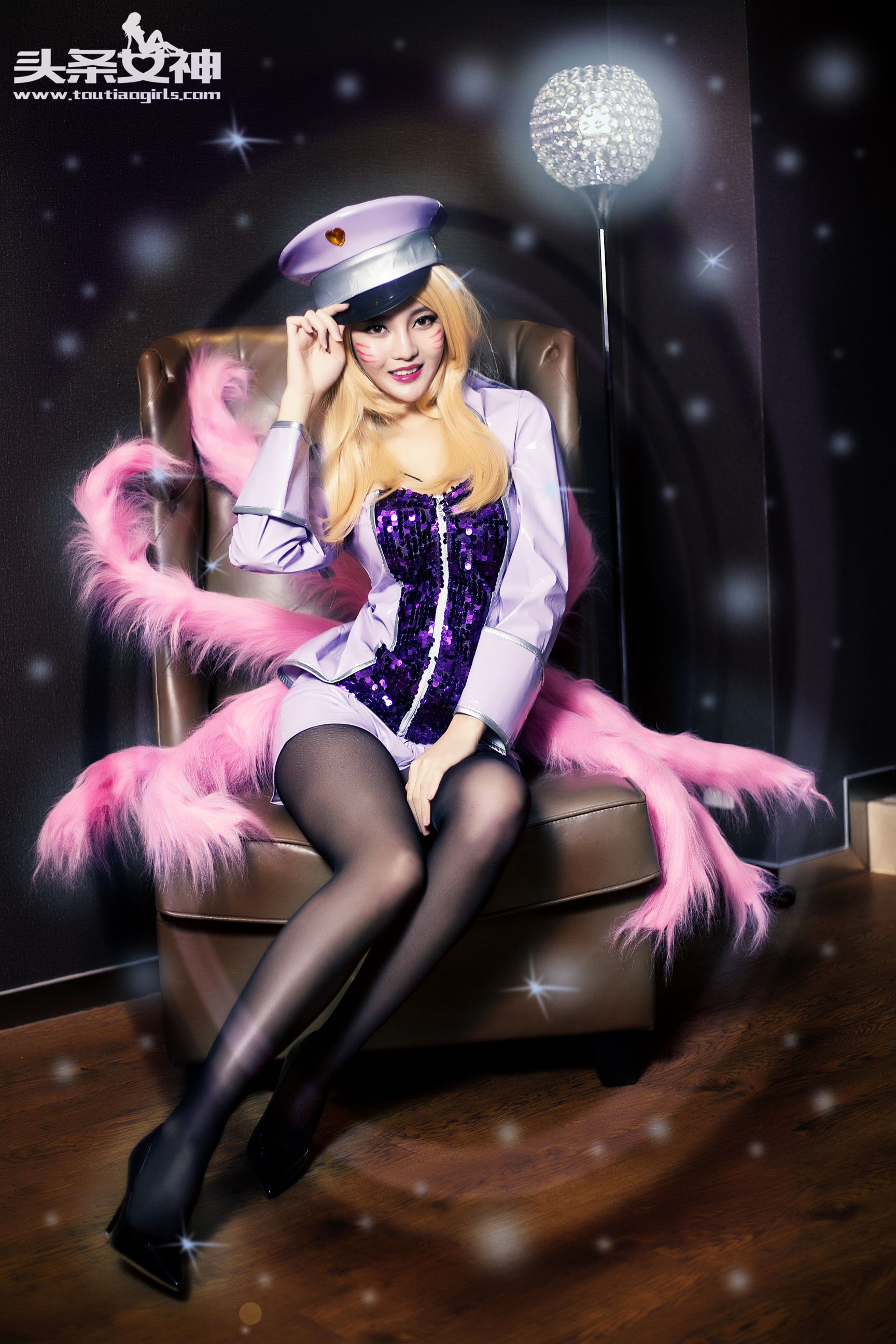 Wenxue Ajiu Jiuwei Xuebao COS Headline Goddess