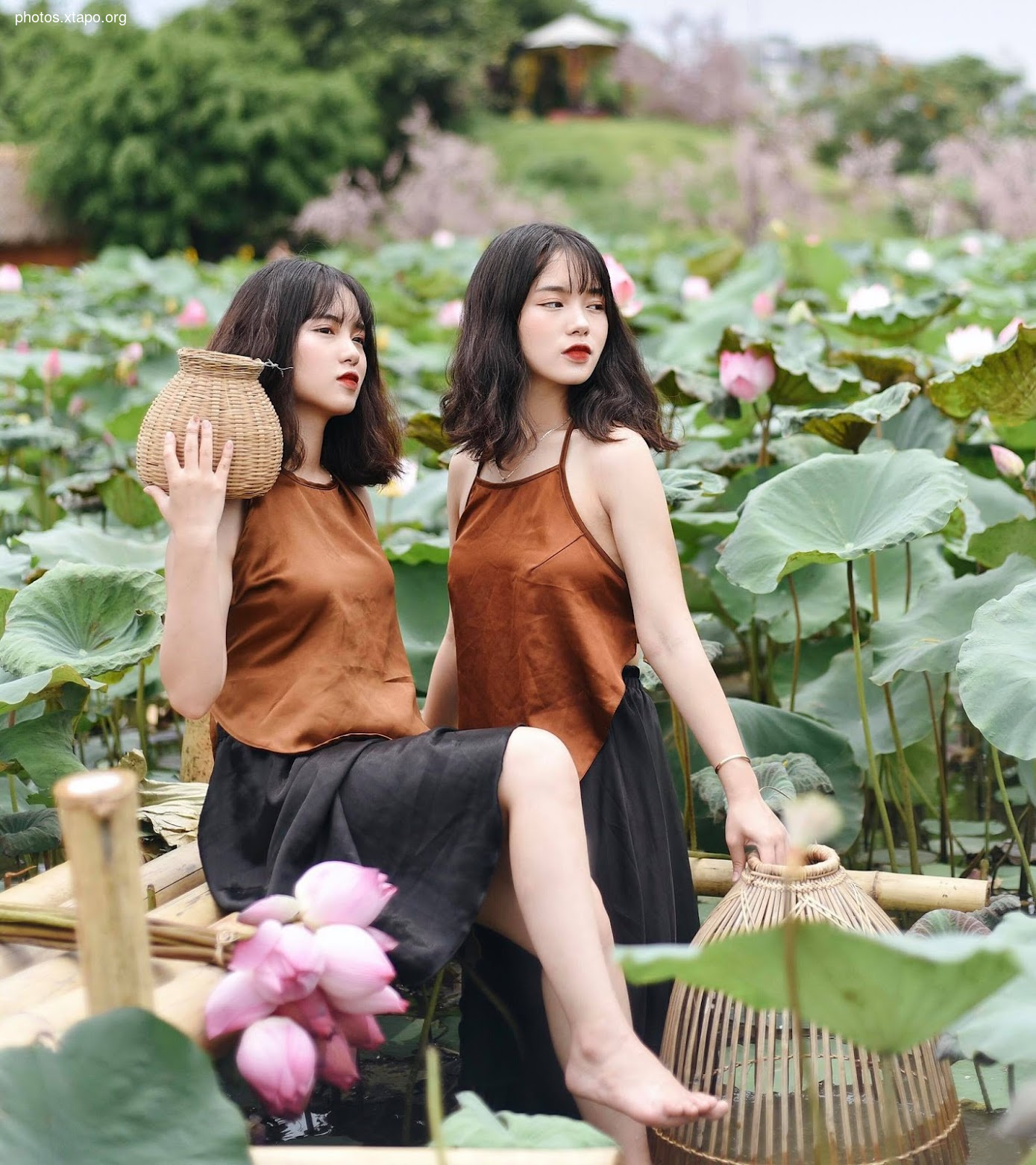 Twins Nguyen Thanh Nga Nguyen Thanh Hang,