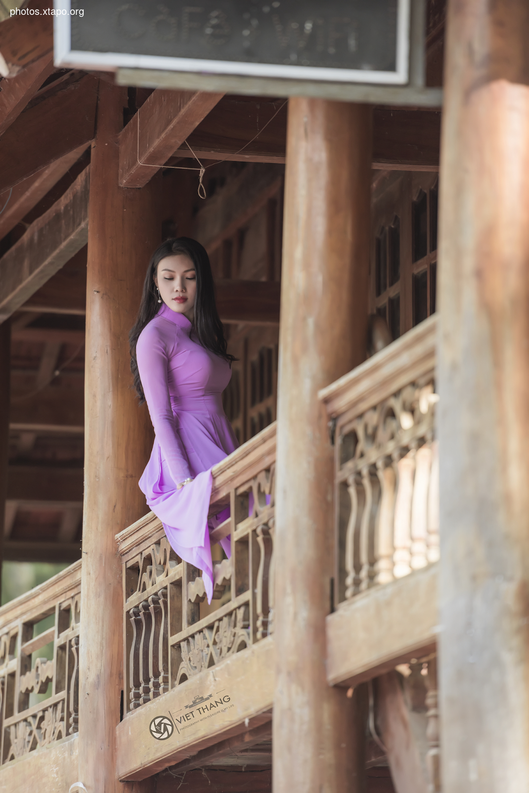 What does girls wear in purple ao dai?