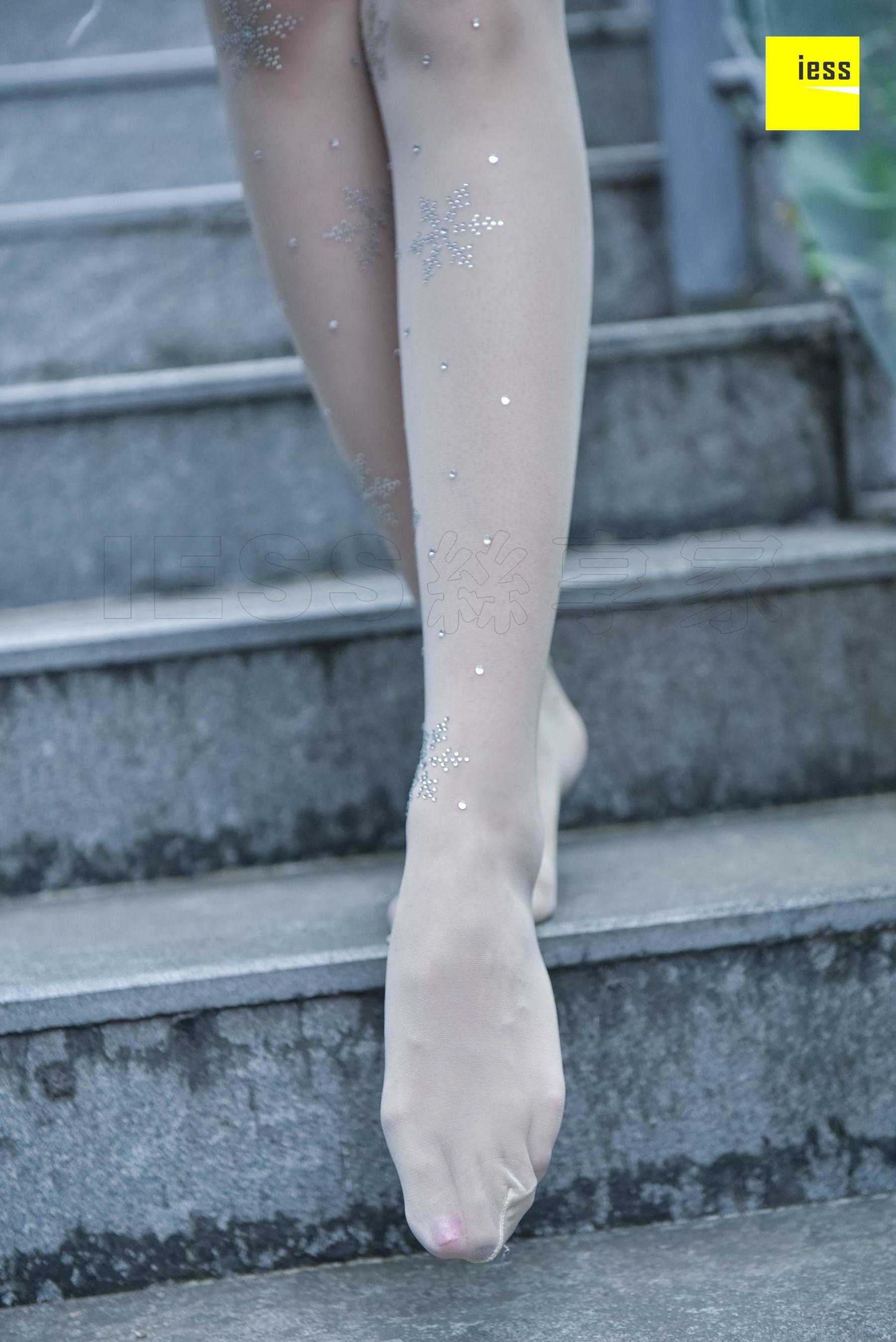 Silkxiang Home 107 Crystal Crystal White Stockings IESS Different Thoughts