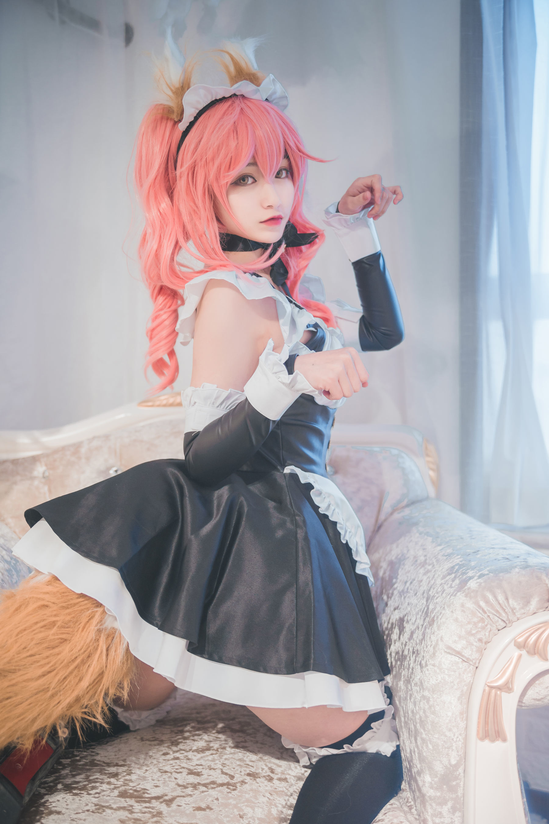 Anime blogger iron plate roast ghost dance W Yuzao former maid