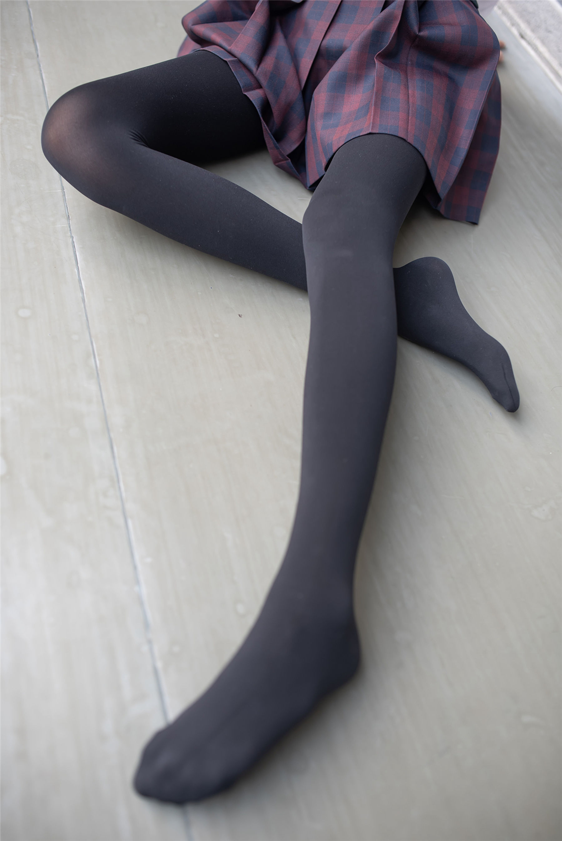 Field of Wind NO.147 Red Black Skirt thick black silk