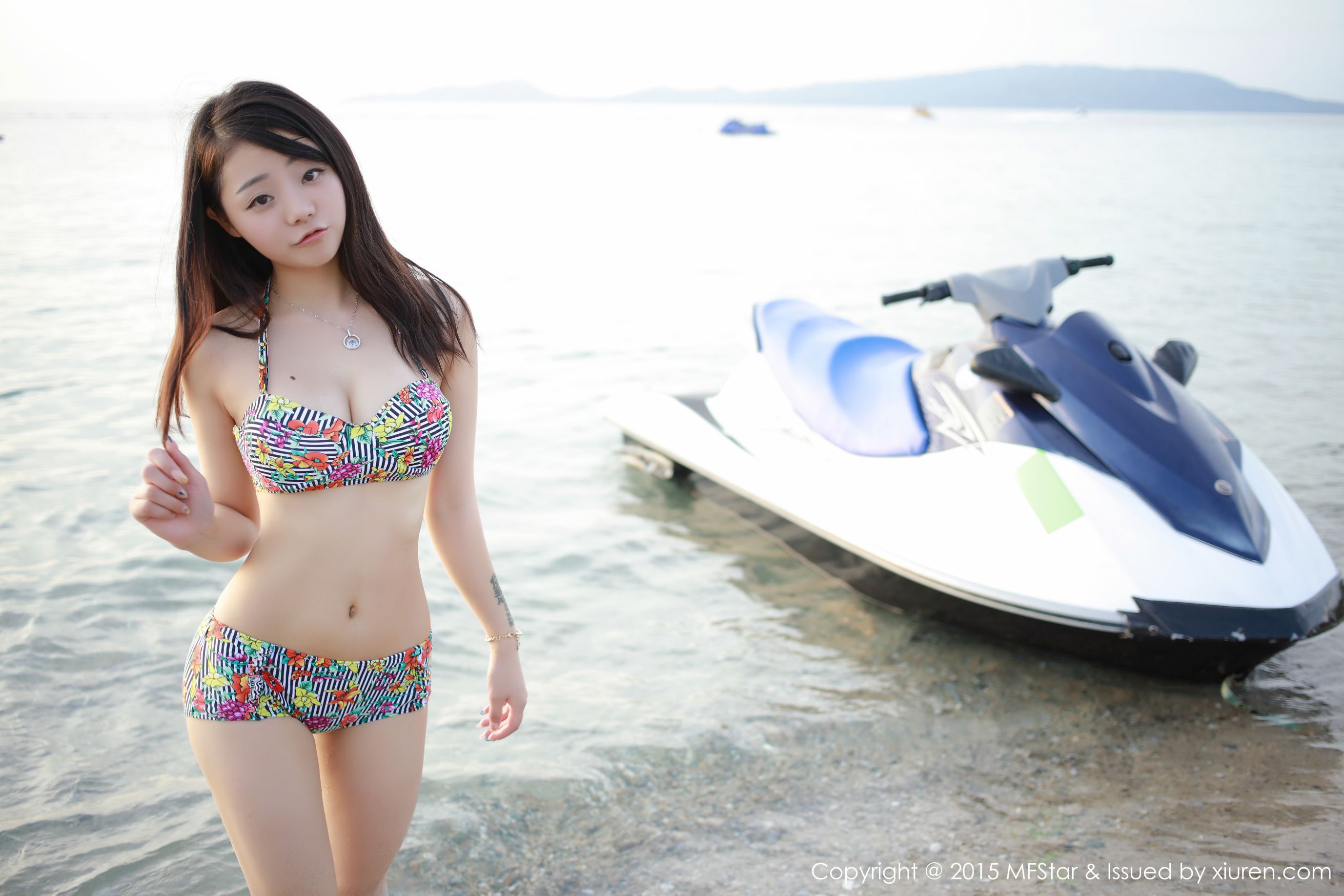 2 sets of bikini series in Bella Long Beach Travel Model Vol.016