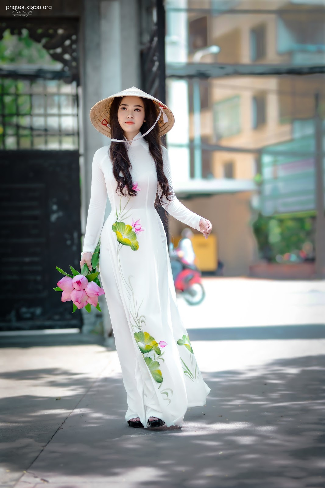 Sen Ao Dai