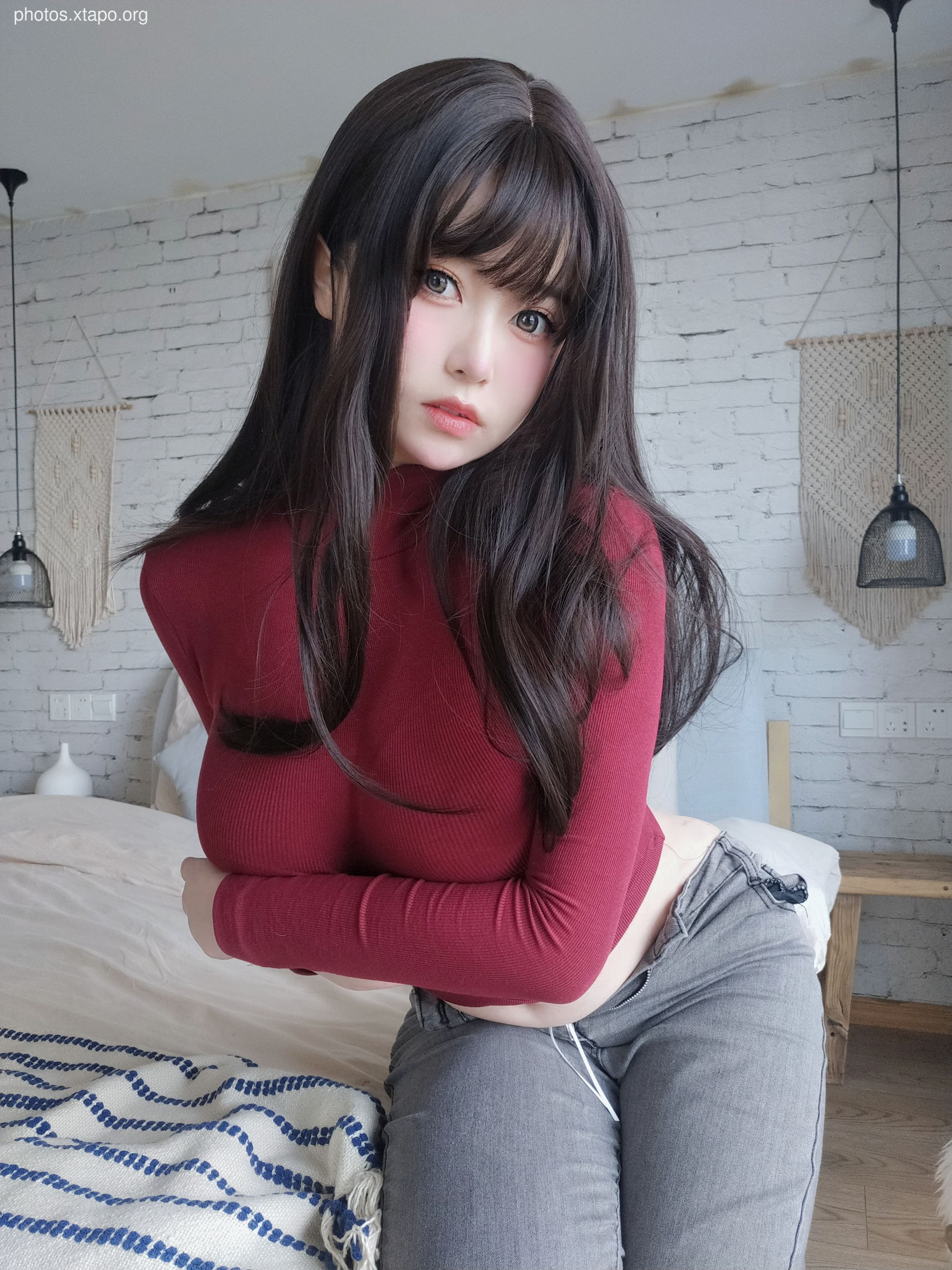 The full sister of the heroine K red sweater