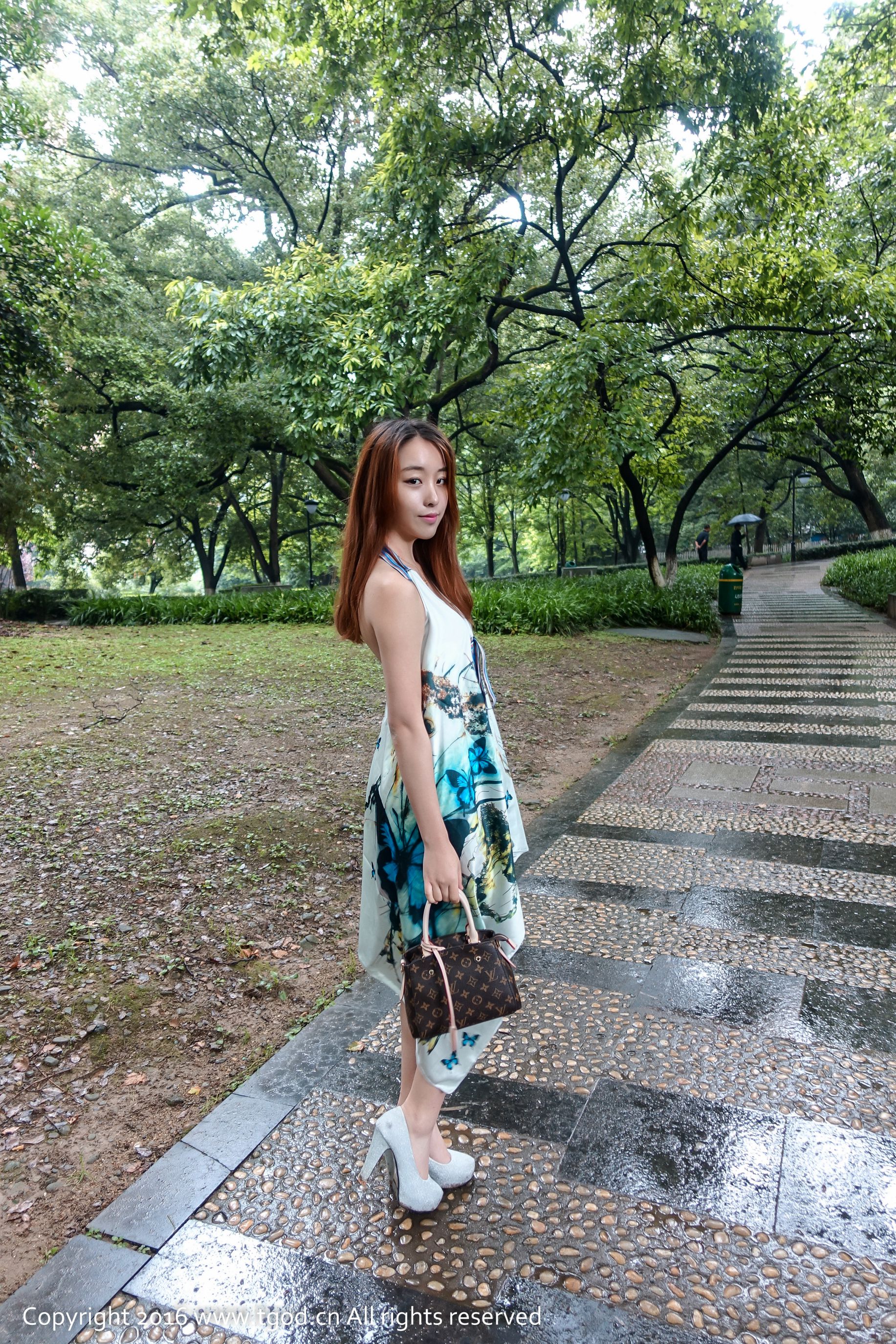 Zi Xuan Crystal Pleasant and Cute Beautiful Hip Show Push Goddess/Royal Girl