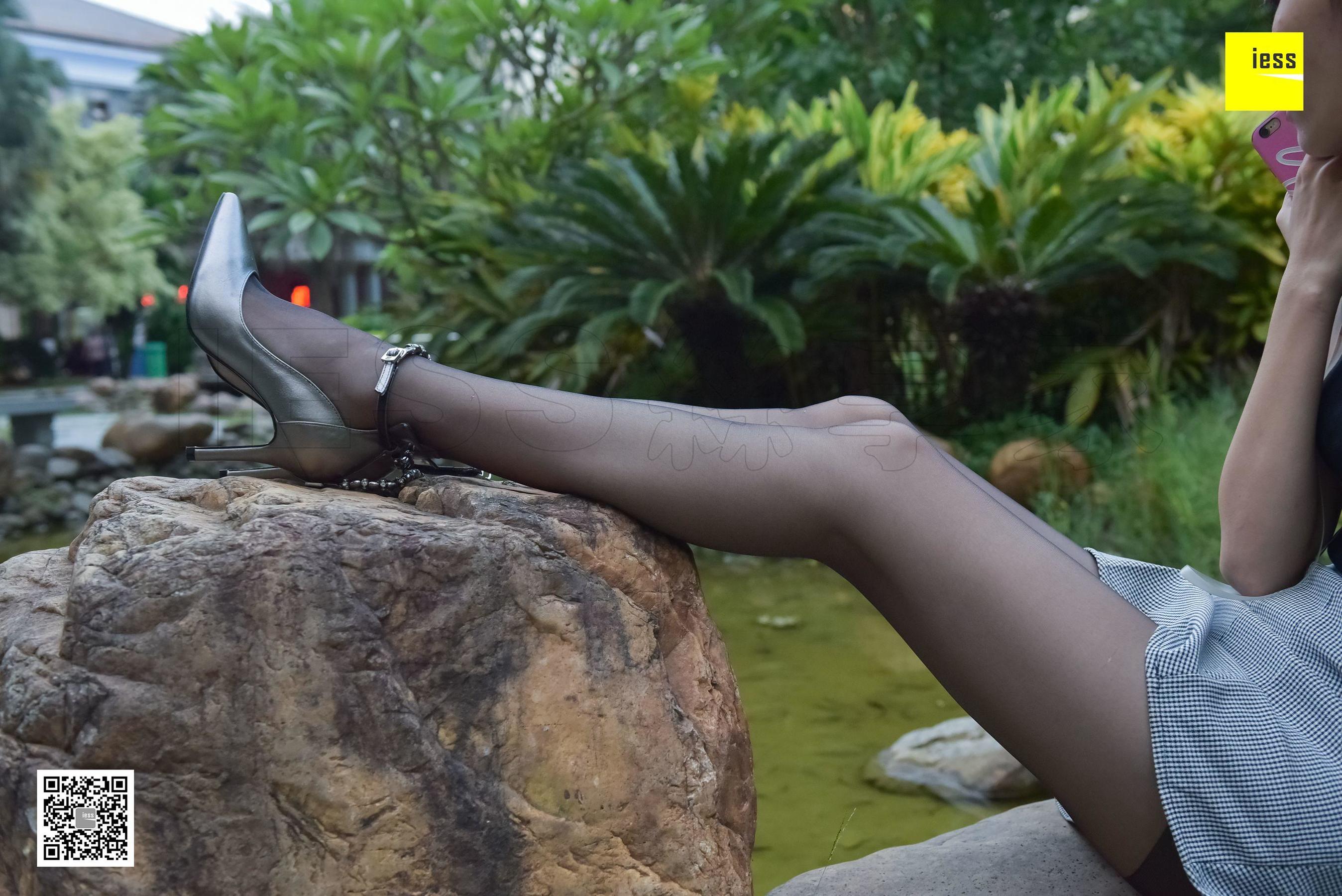 Silkxiang Home 115 Autumn and Autumn The Black Silk Beauty of the Garden IESS is thinking about it