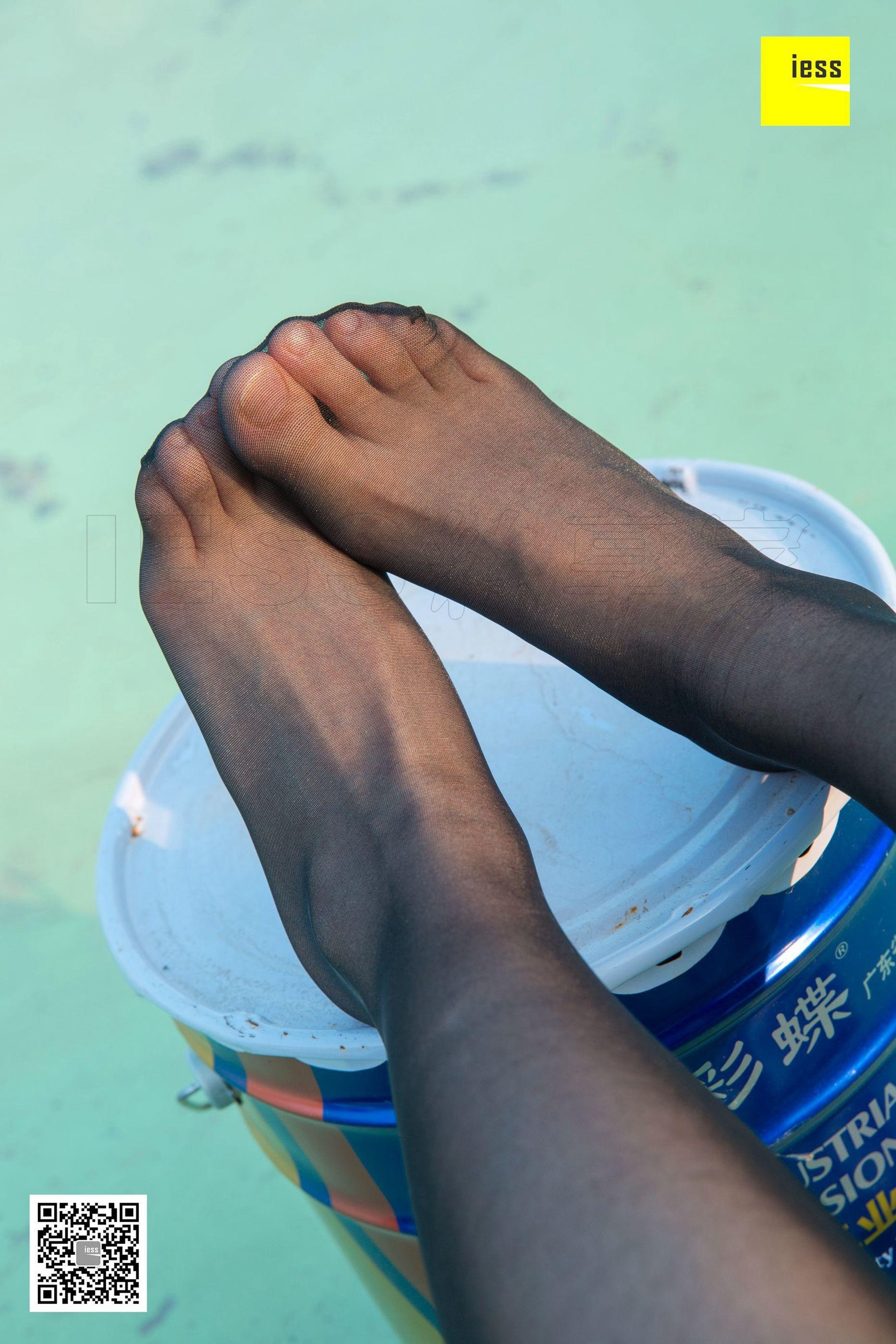 Nuan Nuan Look at it There is a black silk girl on the top of the building Different Thoughts to IESS Silk Enjoy Home 237