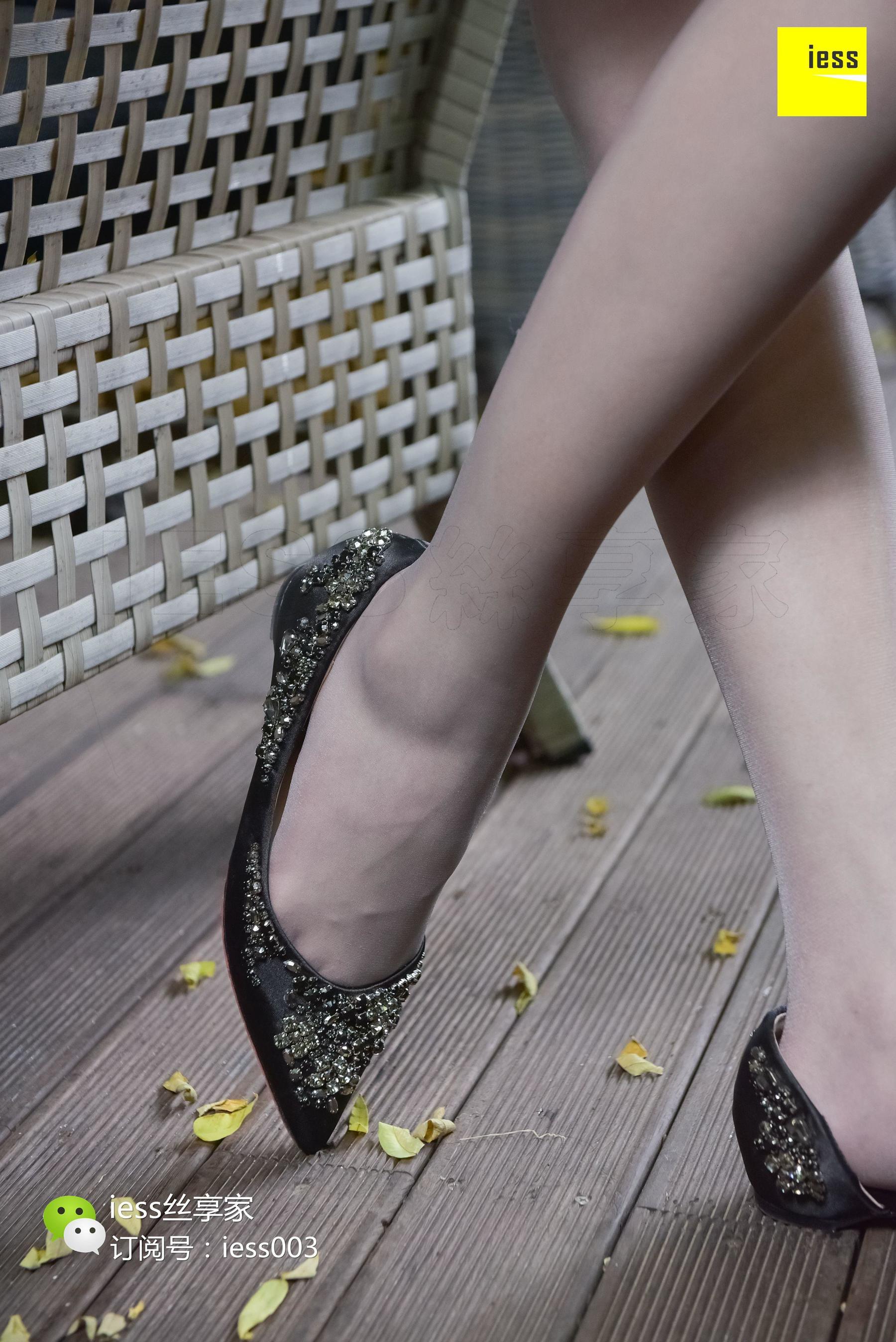 Silkxiang Home 093 Seventy -seven Girls playing beside the pool IESS Thoughts and Fun