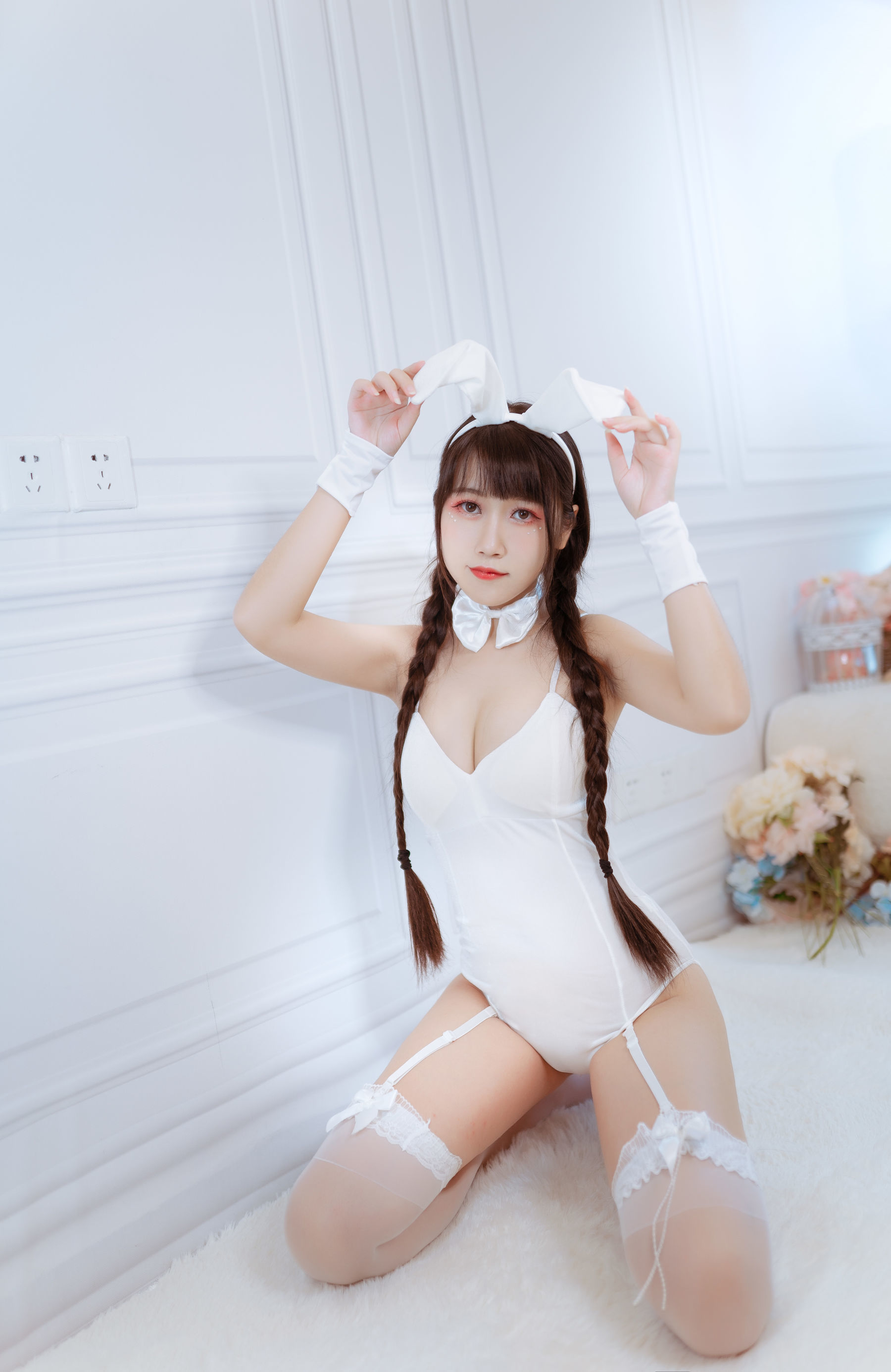 Weibo Popular COSER without cat white rabbit girl
