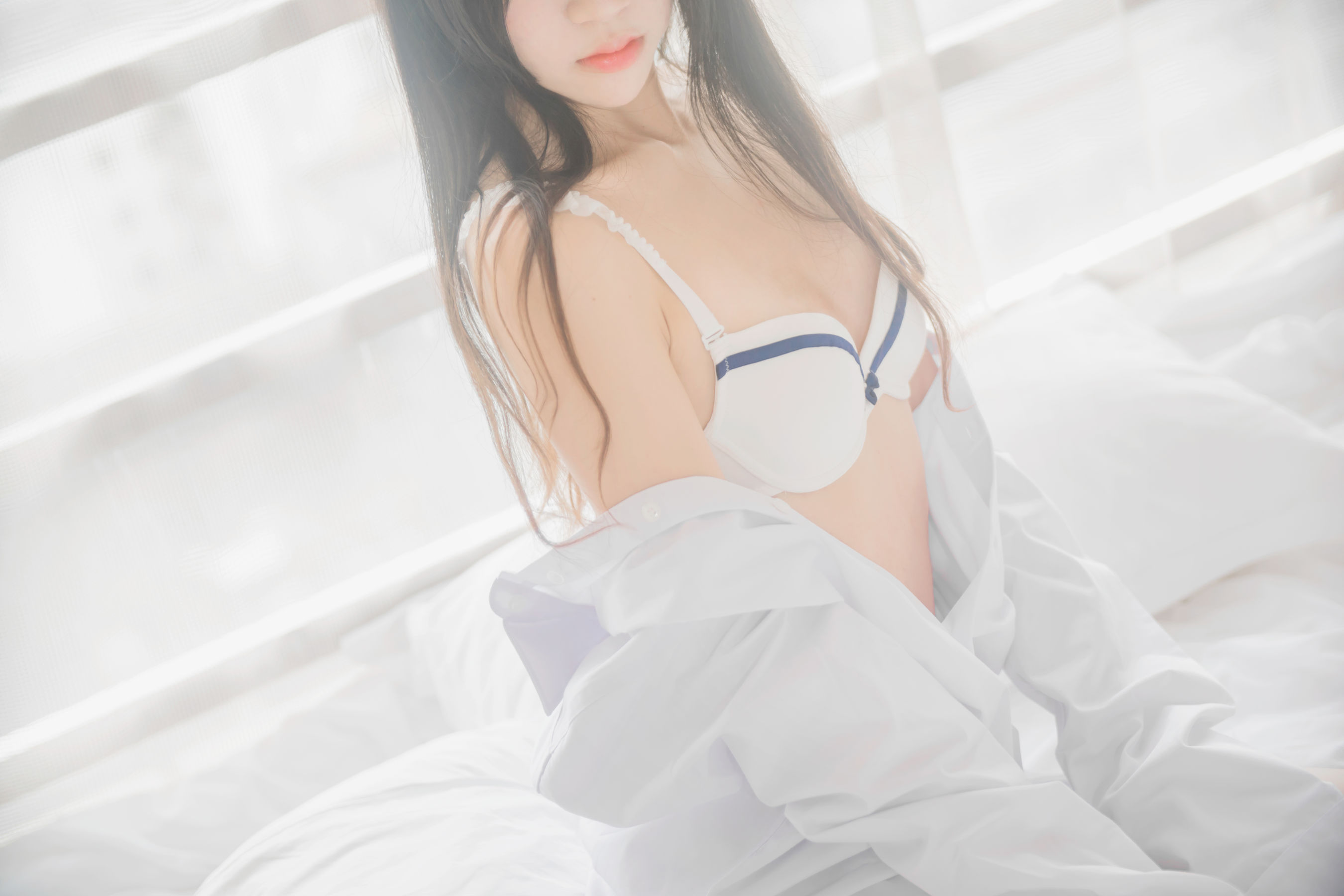Loli cos 喵 -White Shirt Express