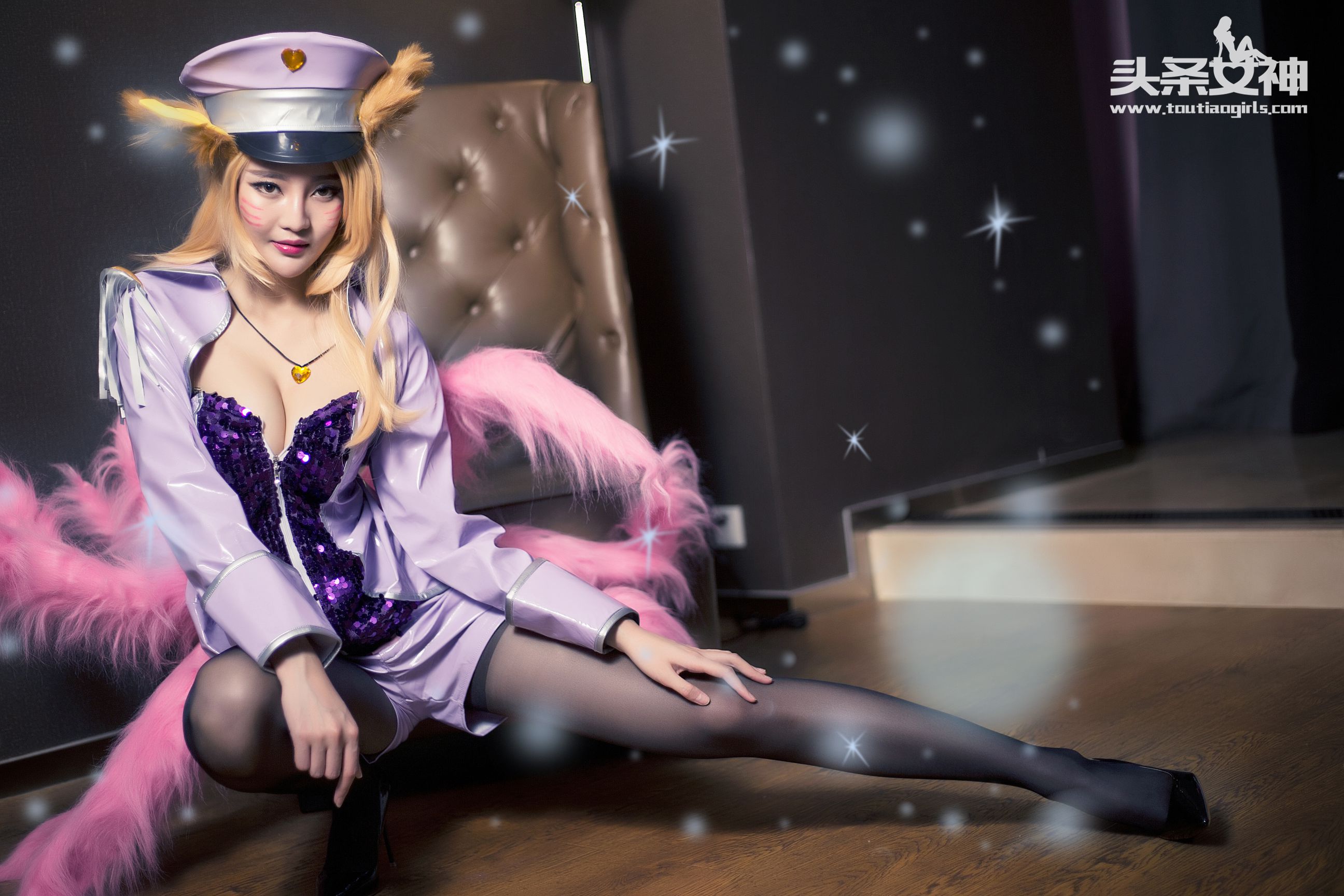 Wenxue Ajiu Jiuwei Xuebao COS Headline Goddess