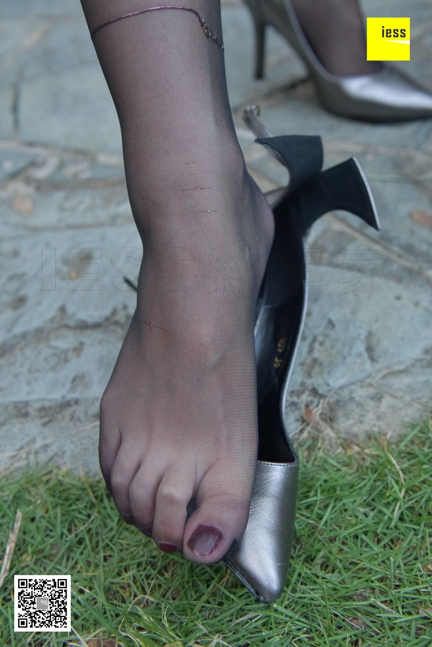 Silkxiang Home 115 Autumn and Autumn The Black Silk Beauty of the Garden IESS is thinking about it