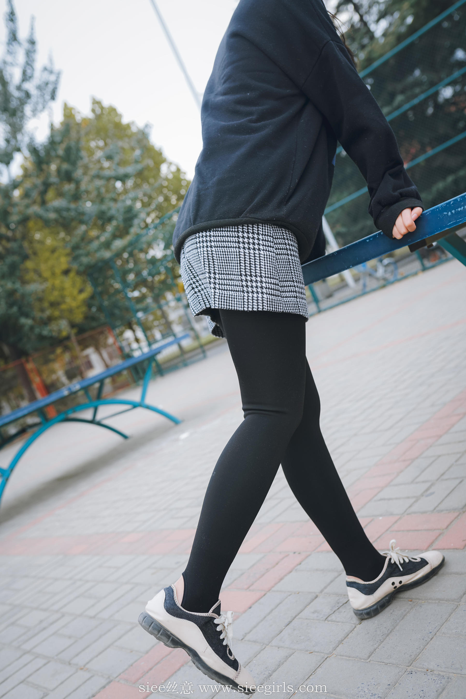 Si Yi Siee The romantic sisters of the bear