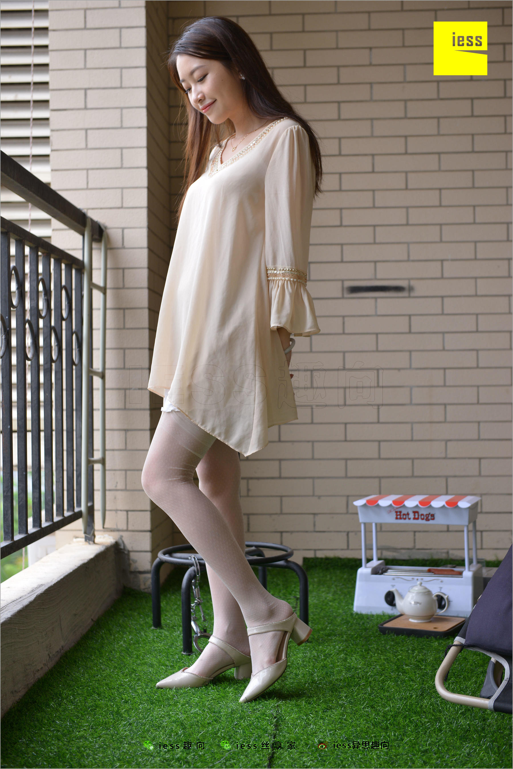 Xiao Jie's Little Classic Retro Pure White Nylon Silk Different Thoughts to IESS Silk Foot Bento 227