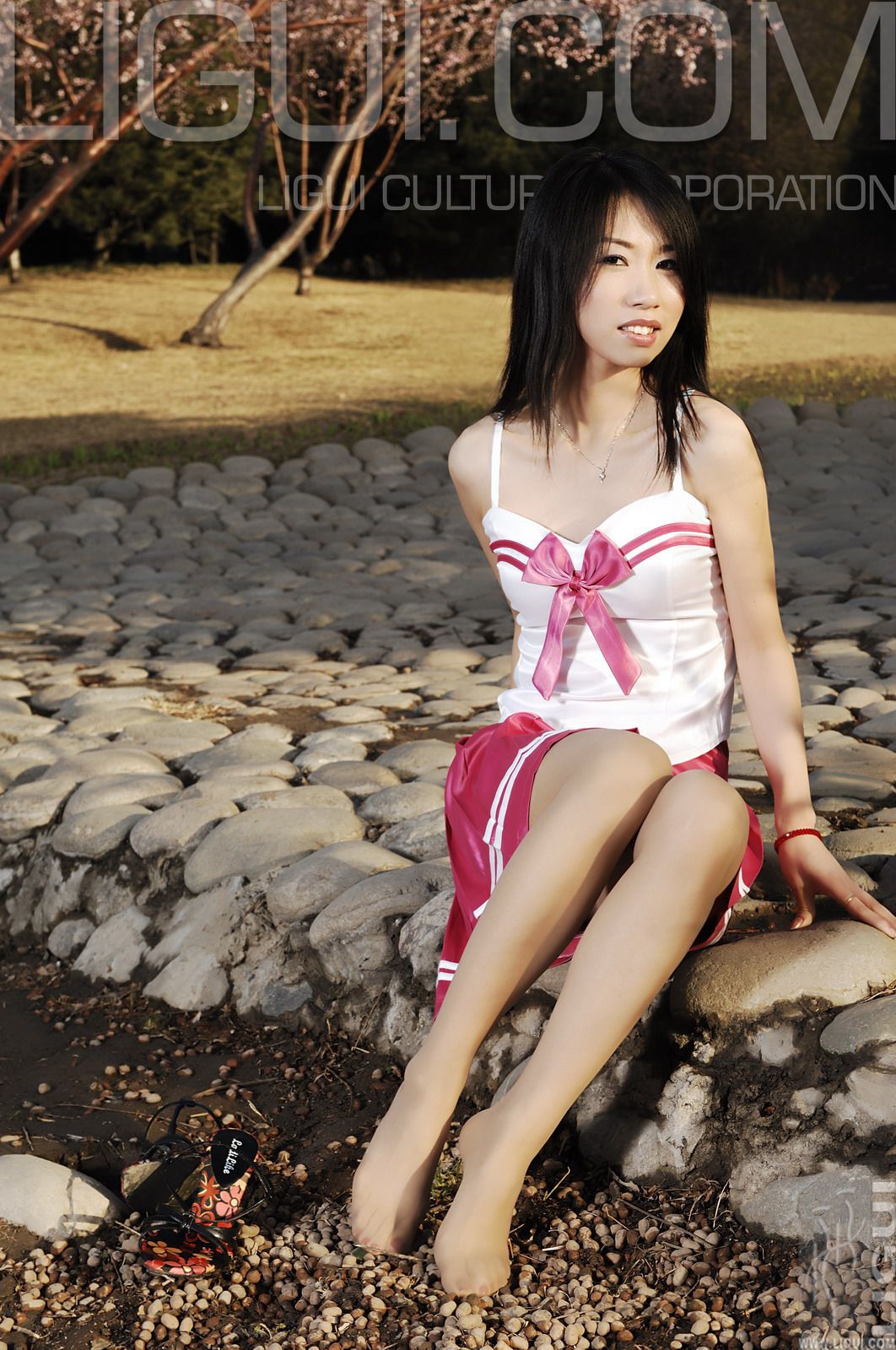 Ligui Model Helen Spring Is Coming Silk Foot Photo Picture