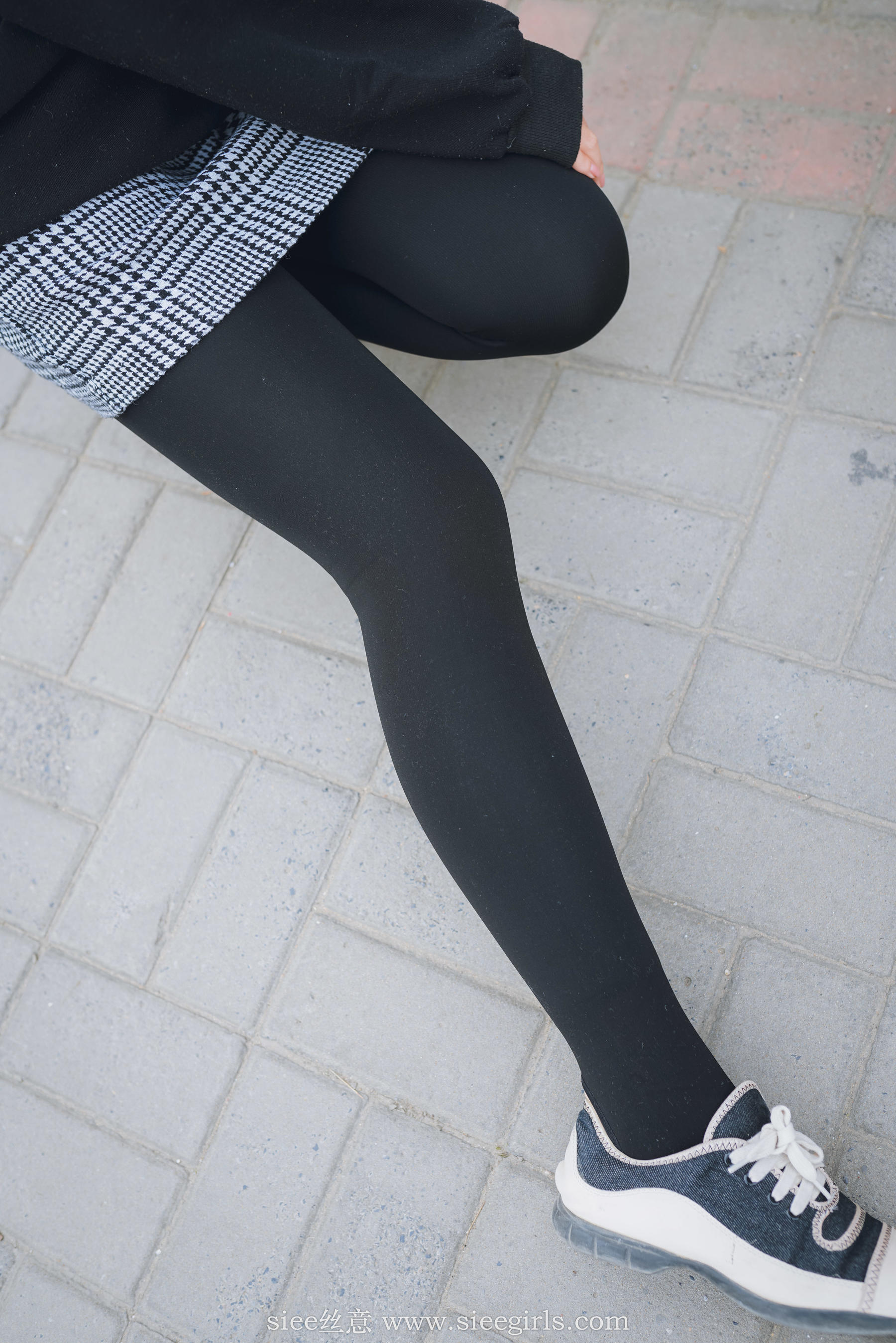 Si Yi Siee The romantic sisters of the bear