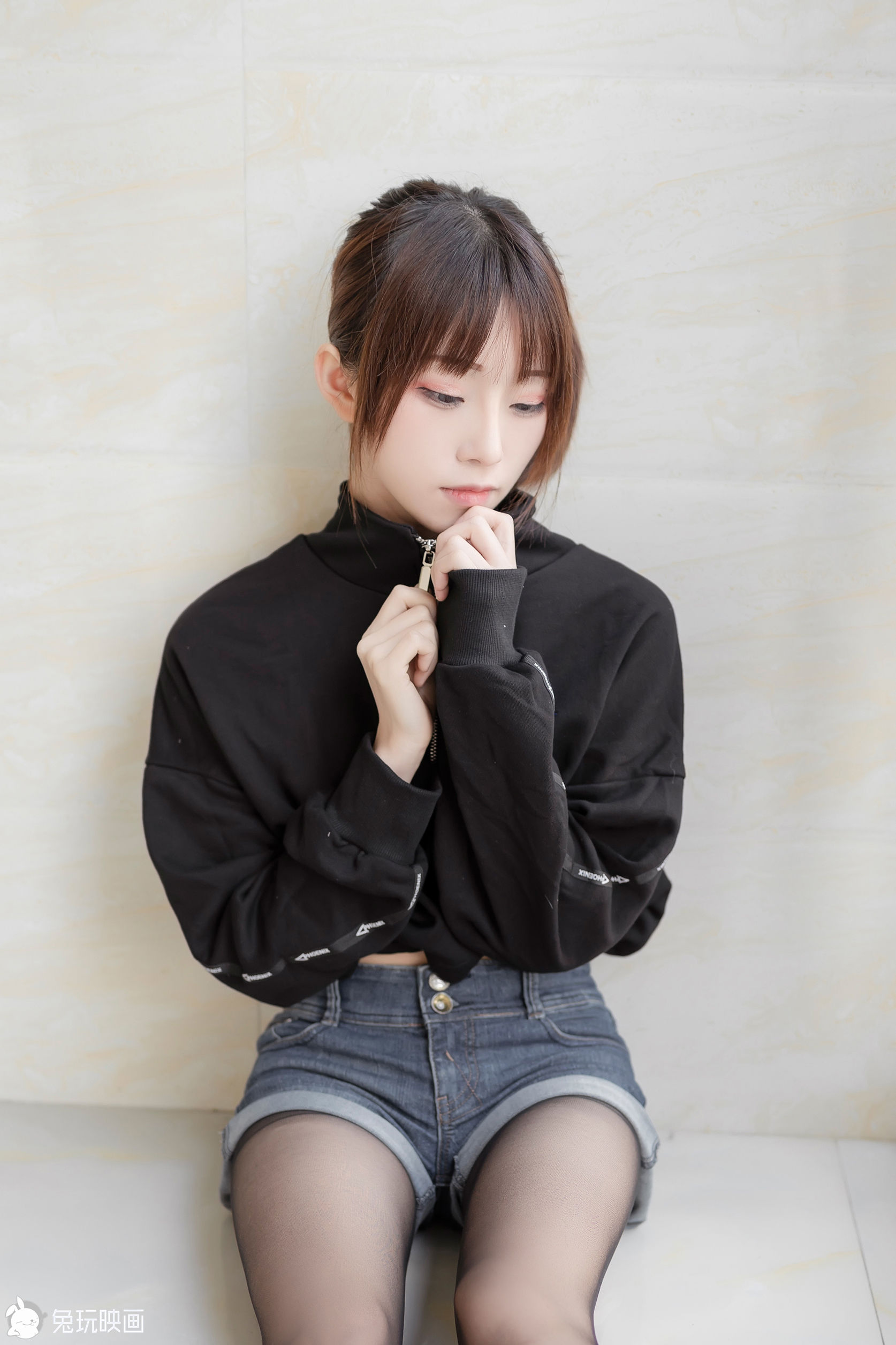 Rabbit Playing -The selected recommendation Vol.042 Single -end girl