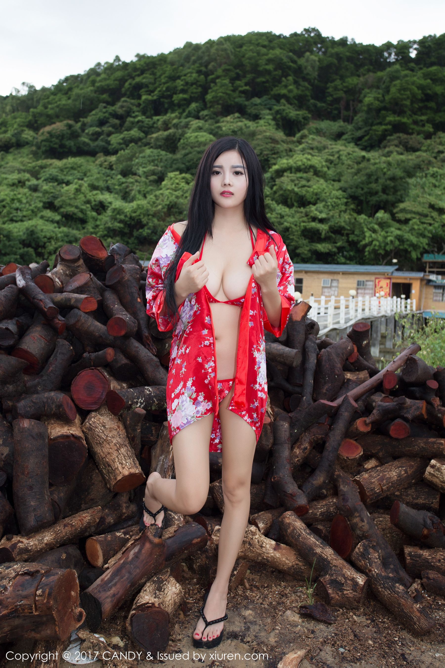 Lin Meihuizi Mieko Outside SeasidePhoto in the Car Candy Vol.013