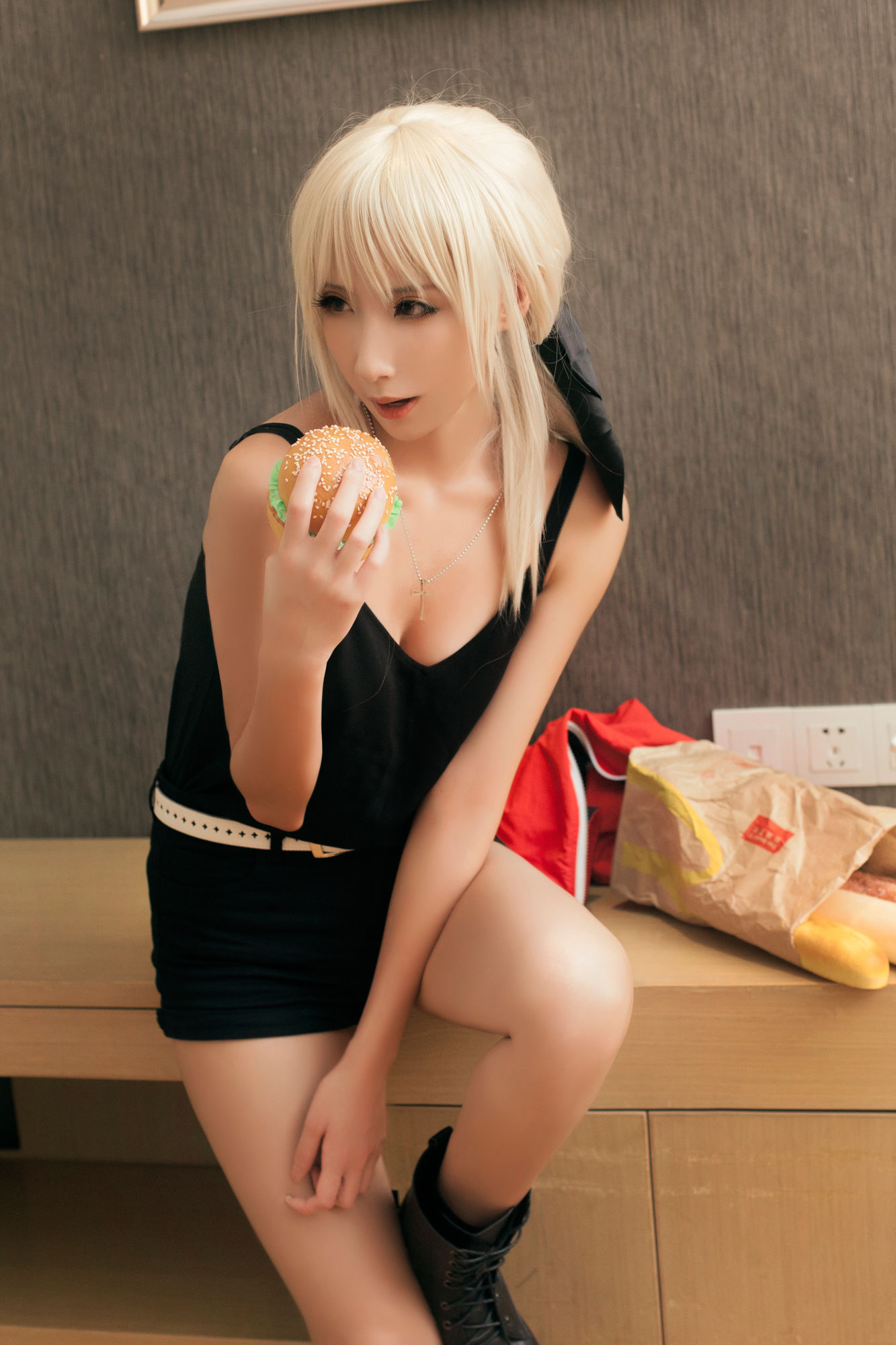Net Red Coser Photo Half half & amp; Sophie Sophia -Black Zhen 2
