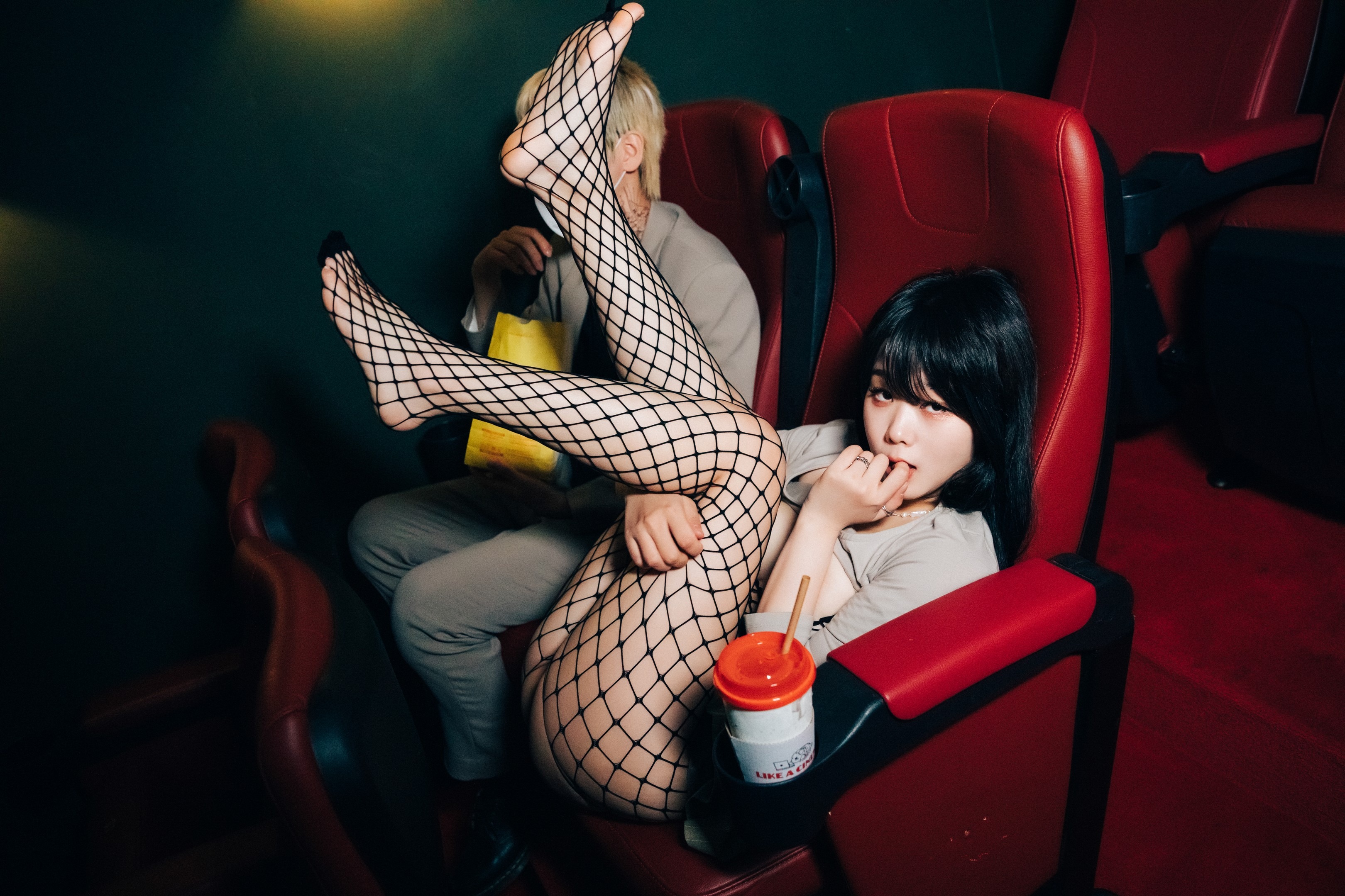 [LOOZY] Zia – xxx in the theater S.Ver