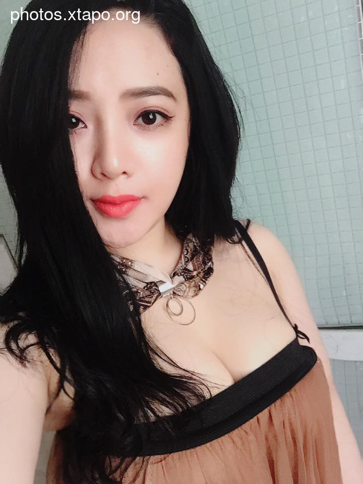 Cao Giang Big Boobs Picture and Photo