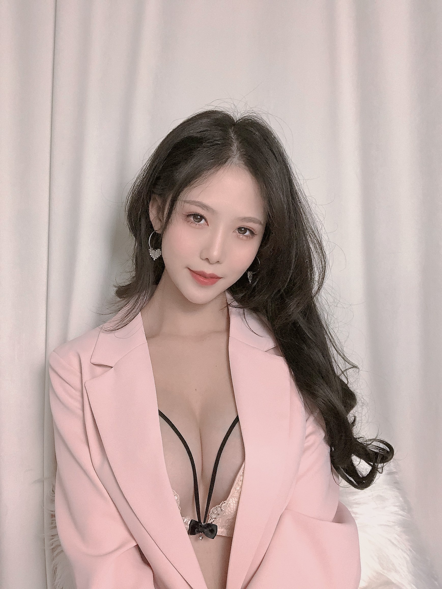 Dou Niang-Lee Shi-Pink Suit [26P]