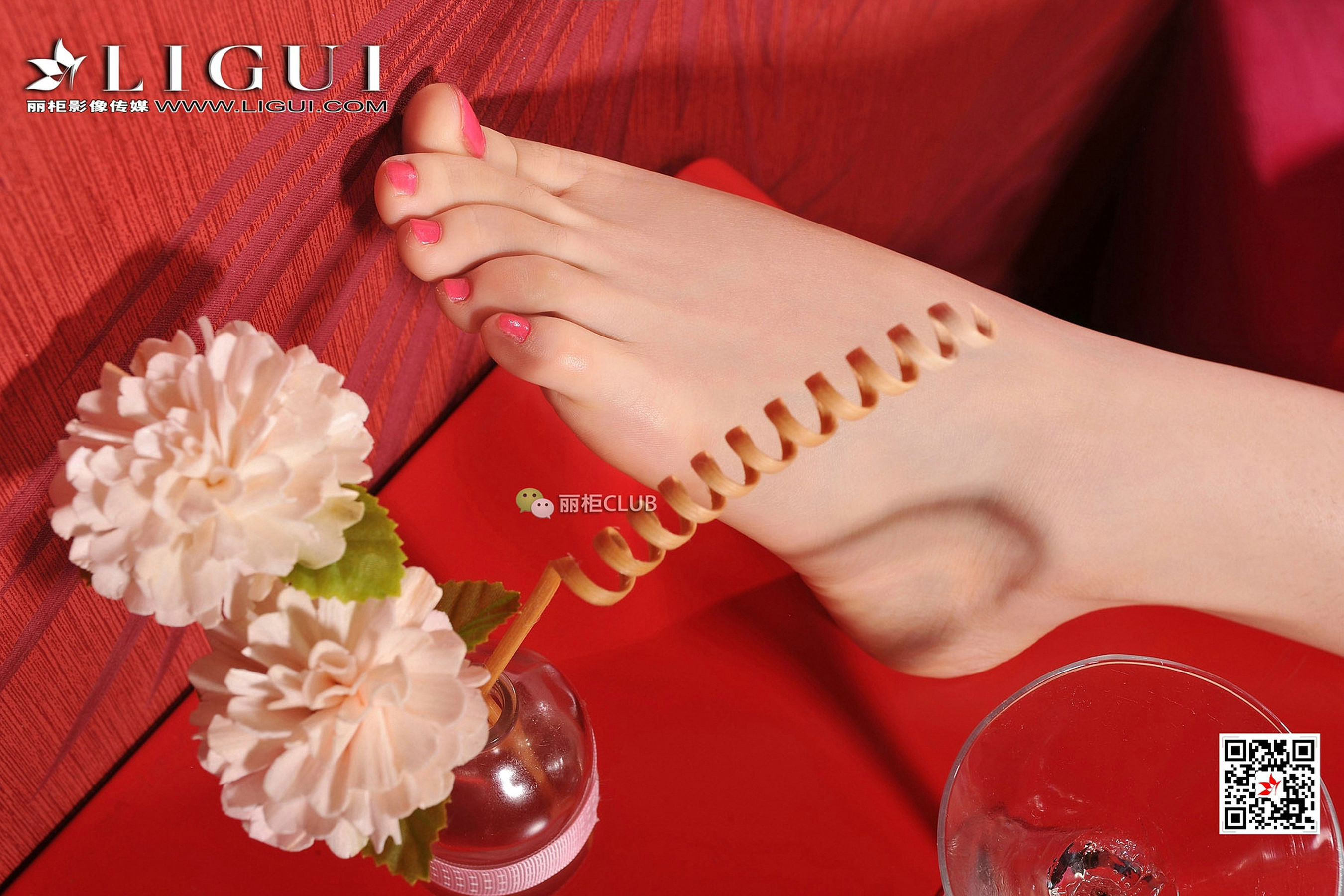 Model Yuner Short Skirt Beautiful Legs Jade Foot Ligui