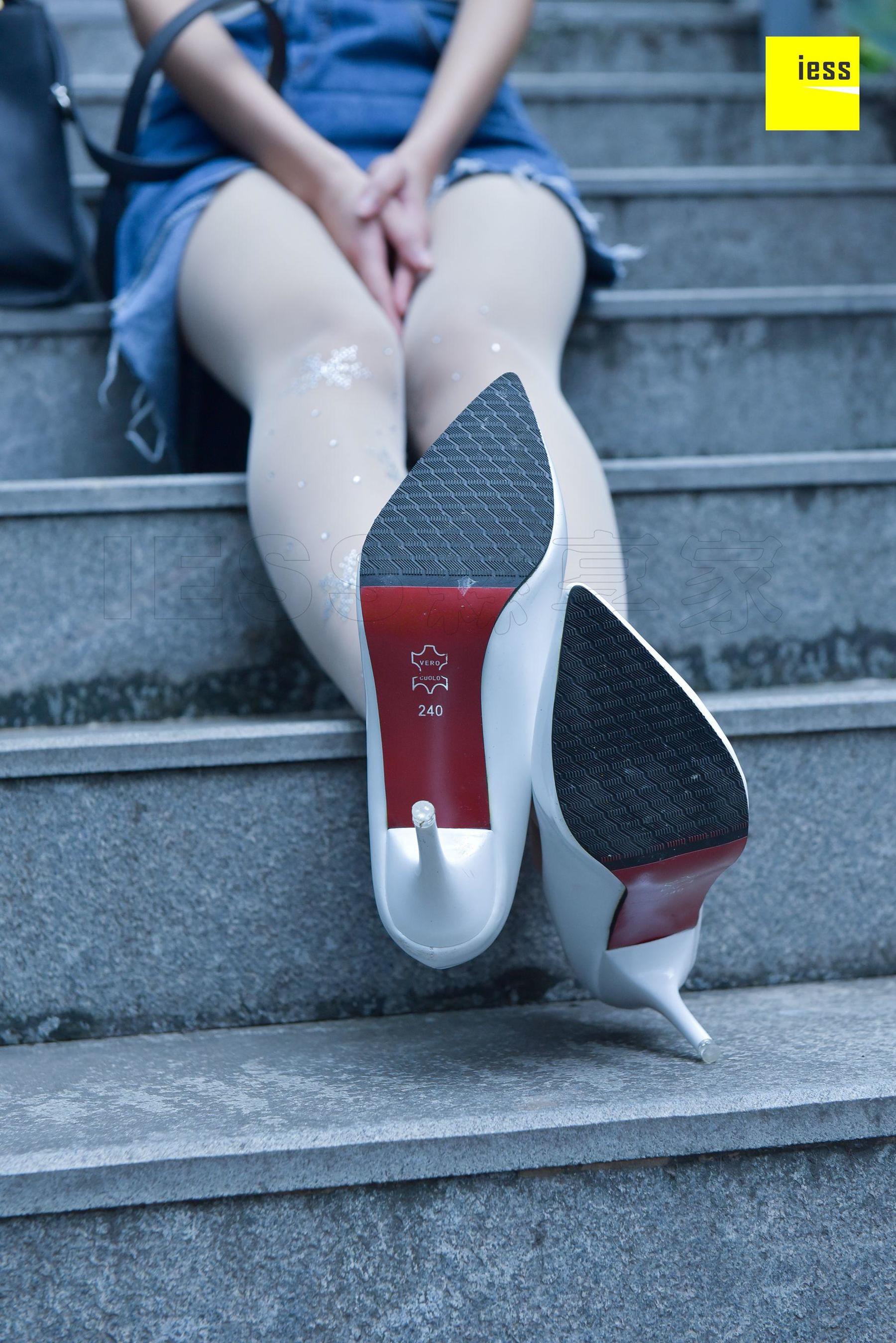 Silkxiang Home 107 Crystal Crystal White Stockings IESS Different Thoughts