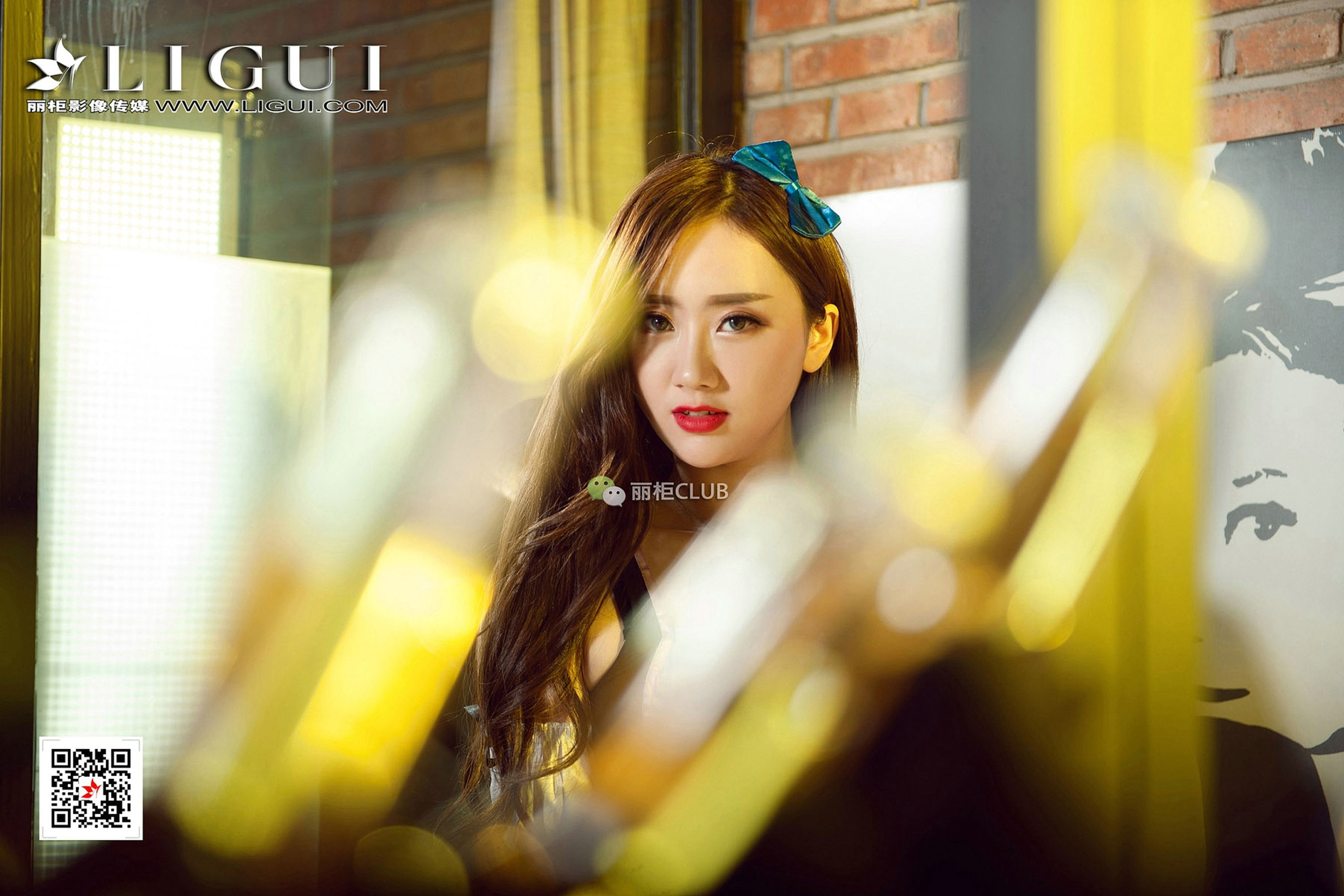 Model Ran White Silk Beautiful Legs Foot Ligui