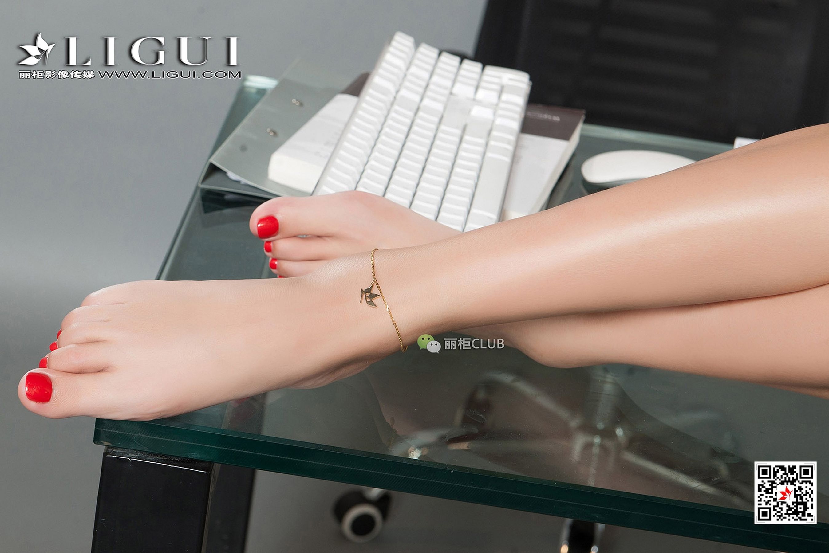 Model Nan Nan Office Jade Foot Ligui