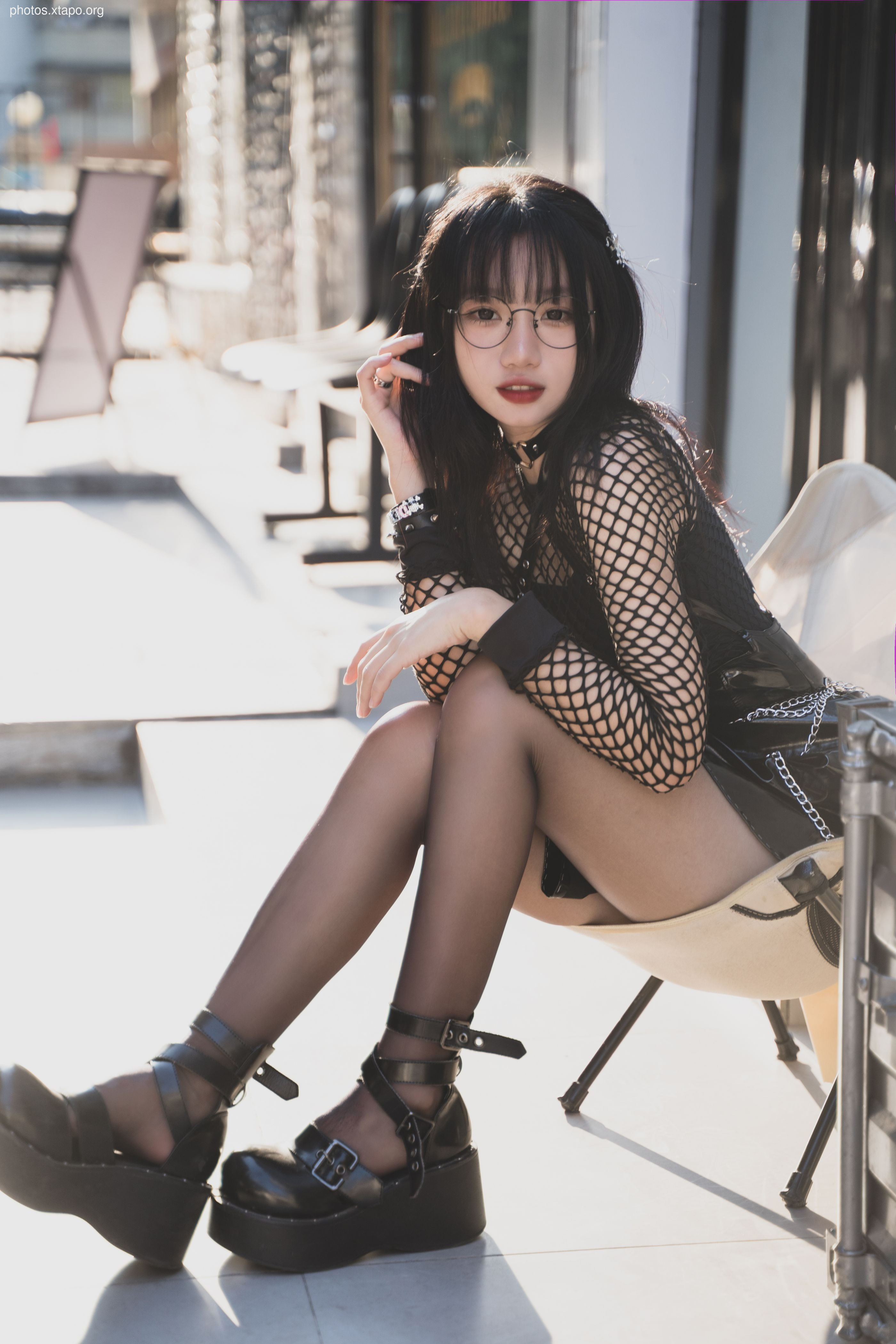 拍 柒 柒 Street shooting black leather skirt